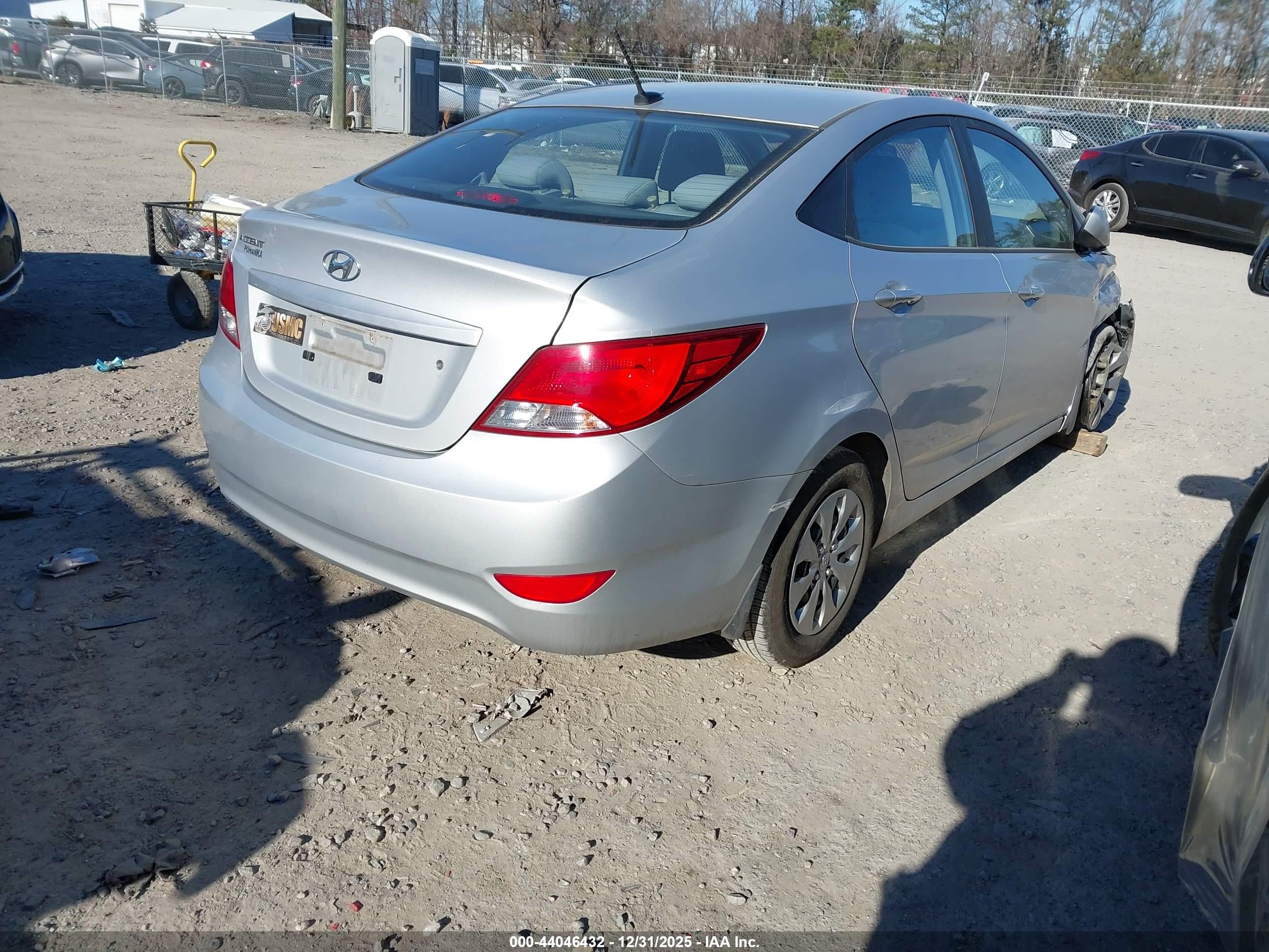 HYUNDAI ACCENT image 4