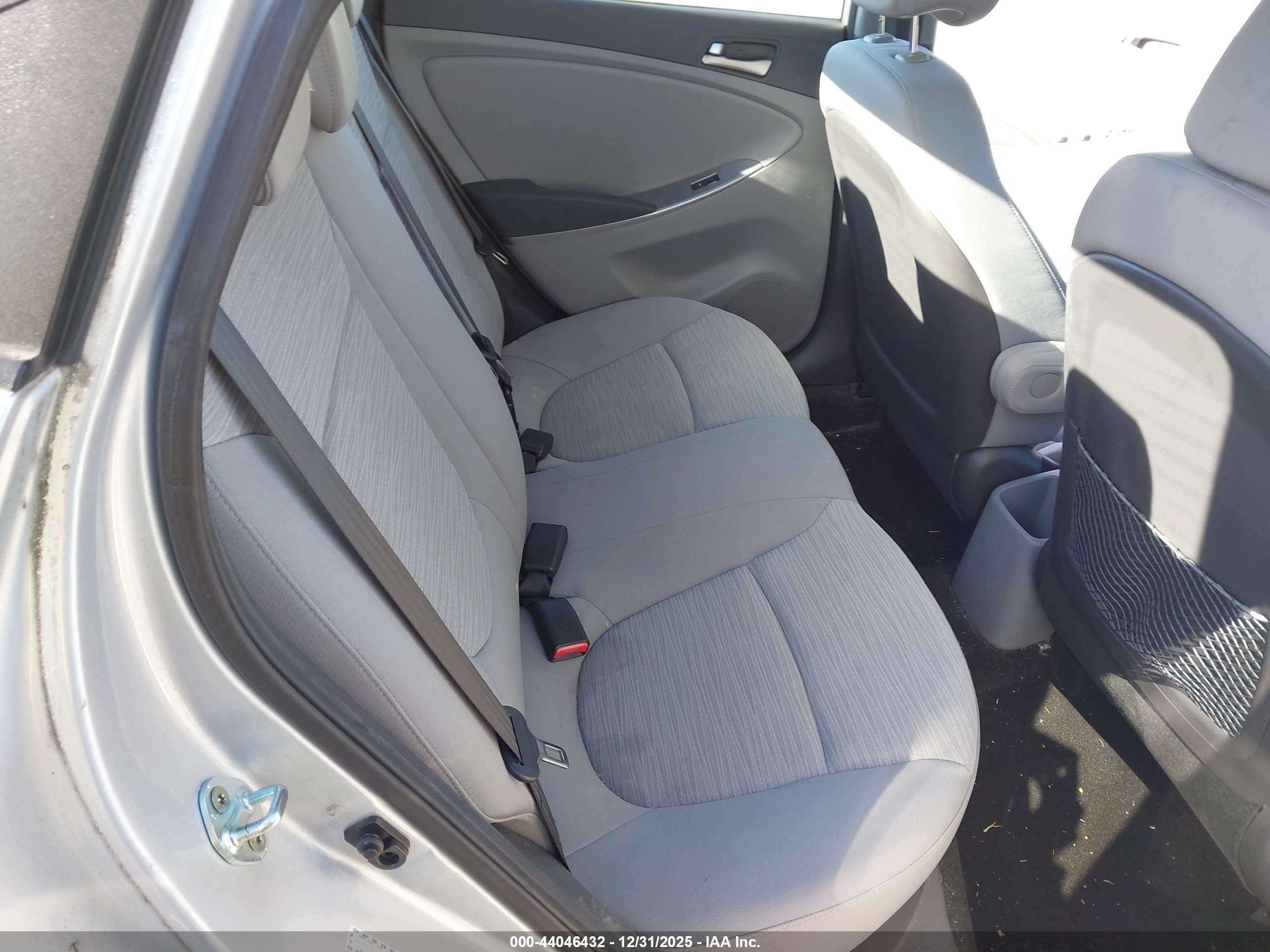 HYUNDAI ACCENT image 8