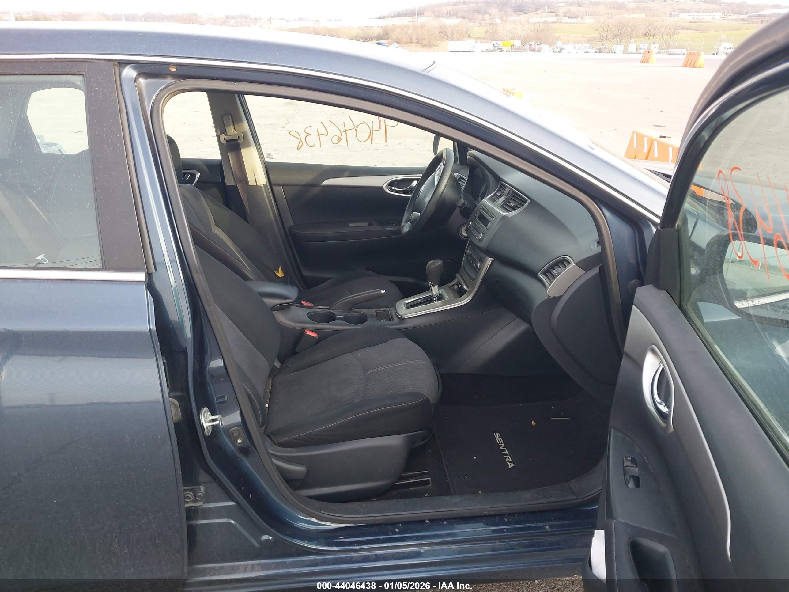 NISSAN SENTRA image 5