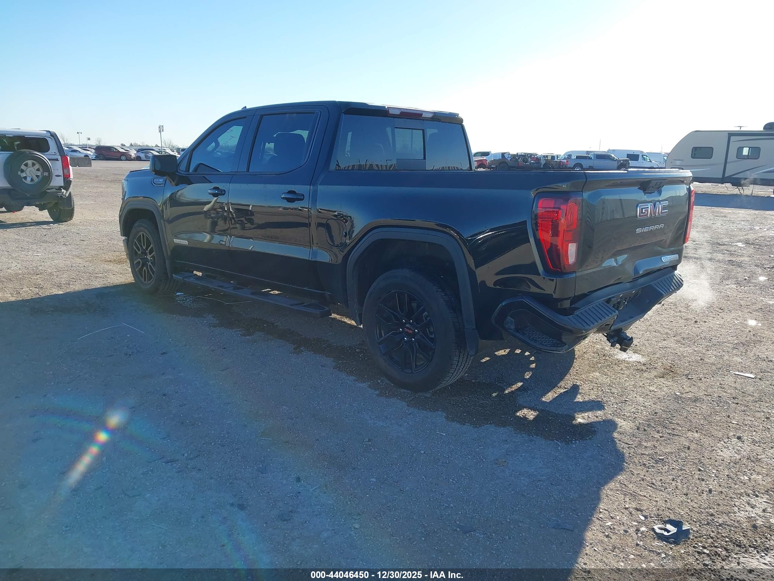 GMC SIERRA image 3