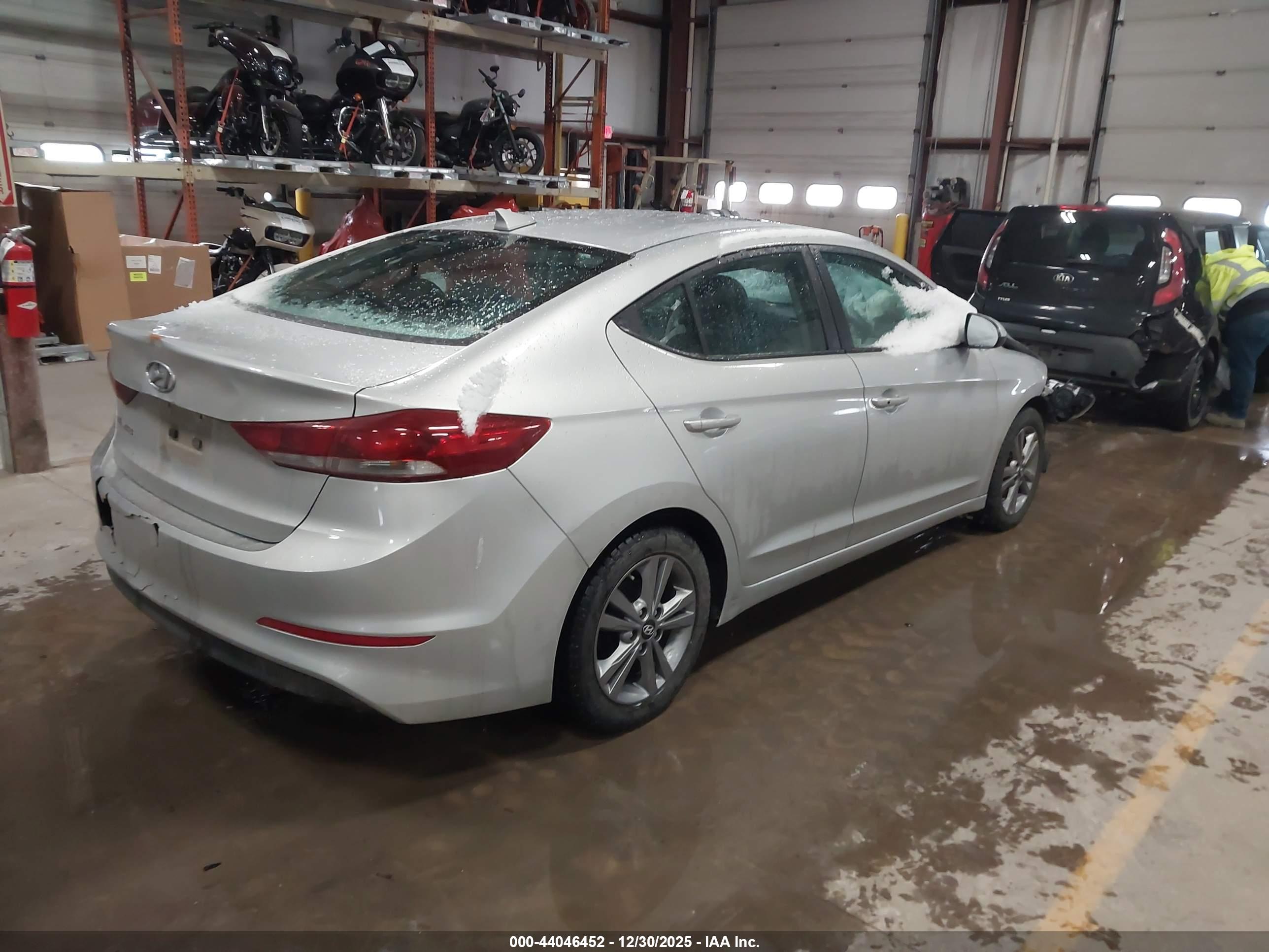 HYUNDAI ELANTRA image 4