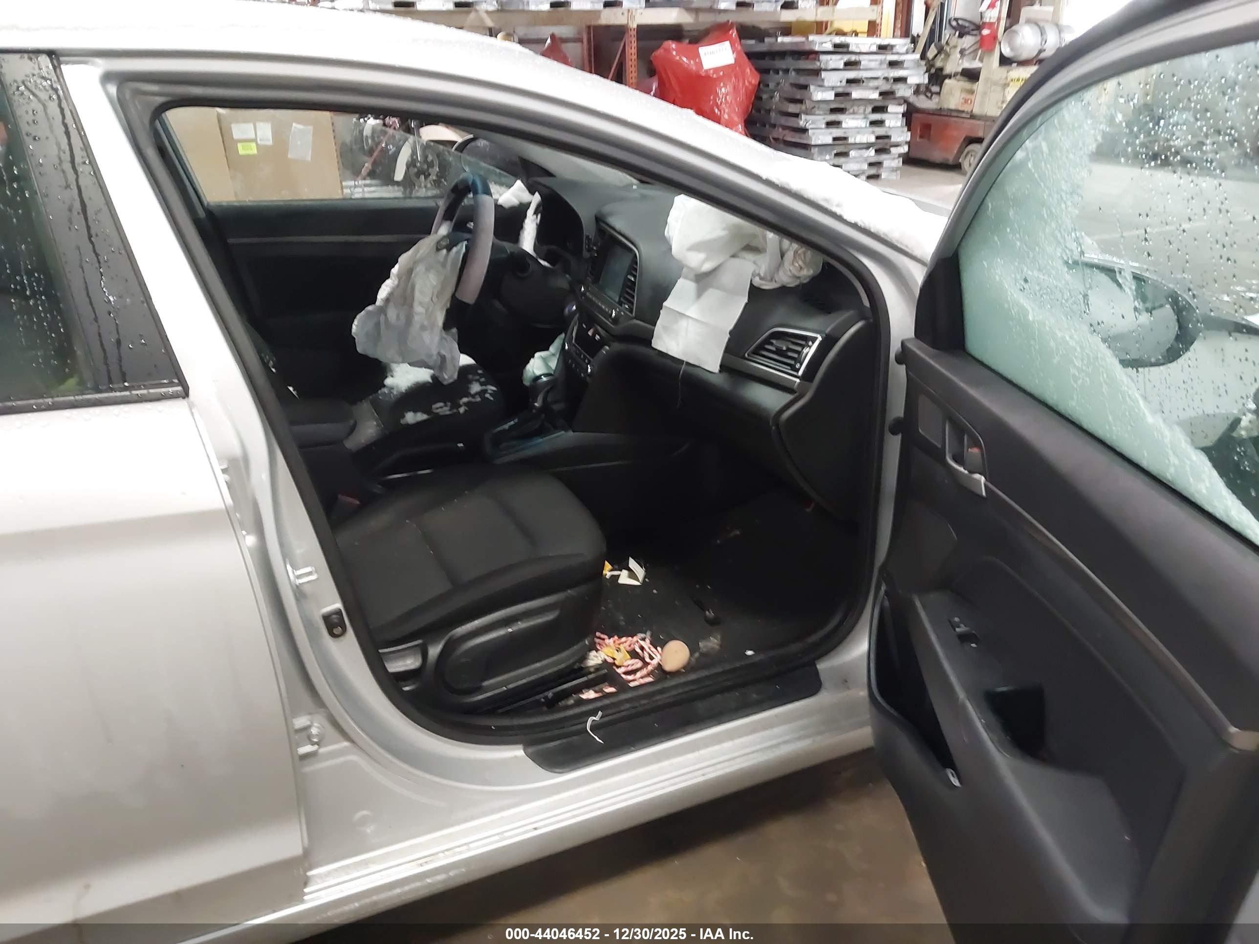 HYUNDAI ELANTRA image 5