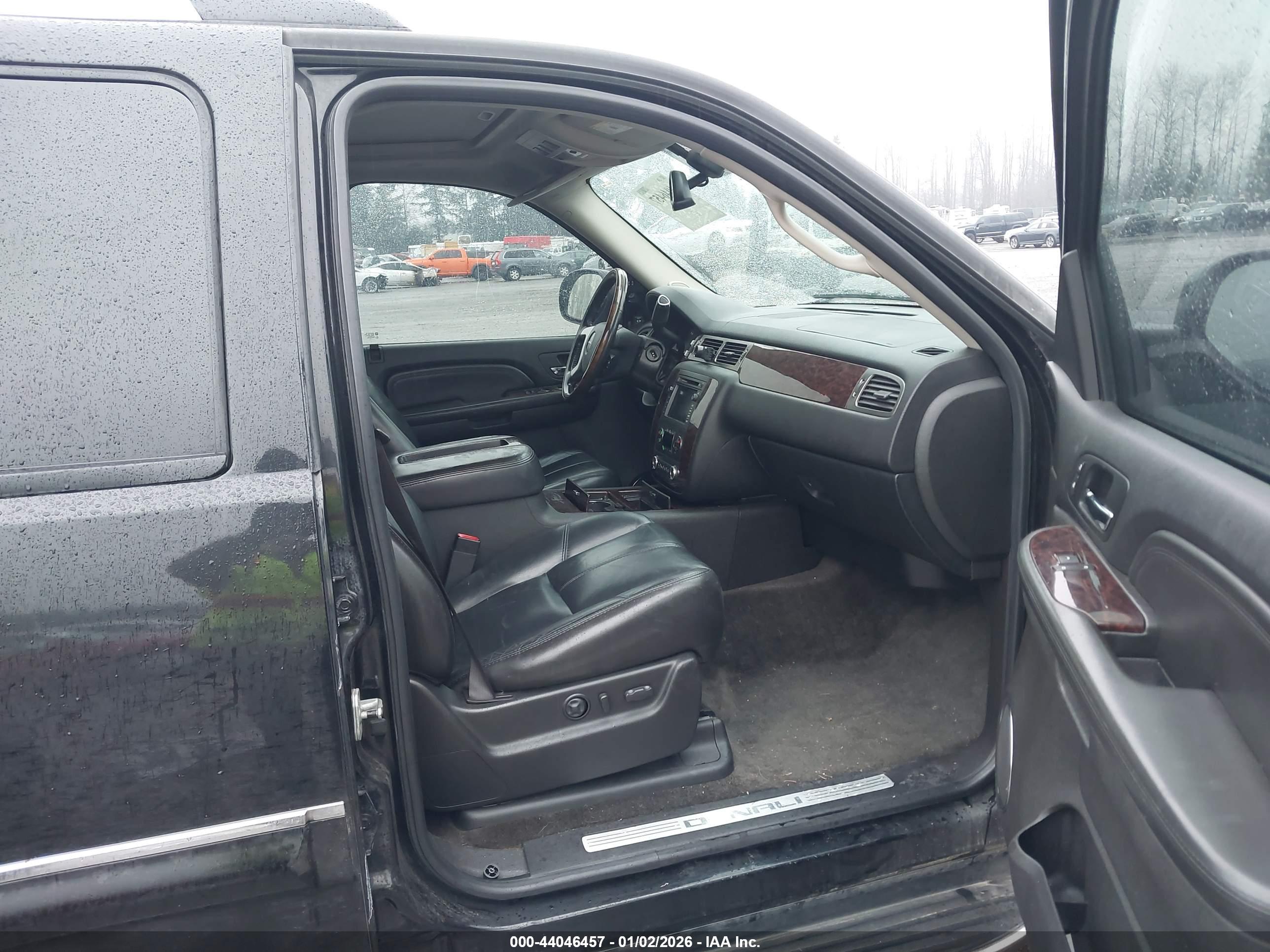 GMC YUKON image 5