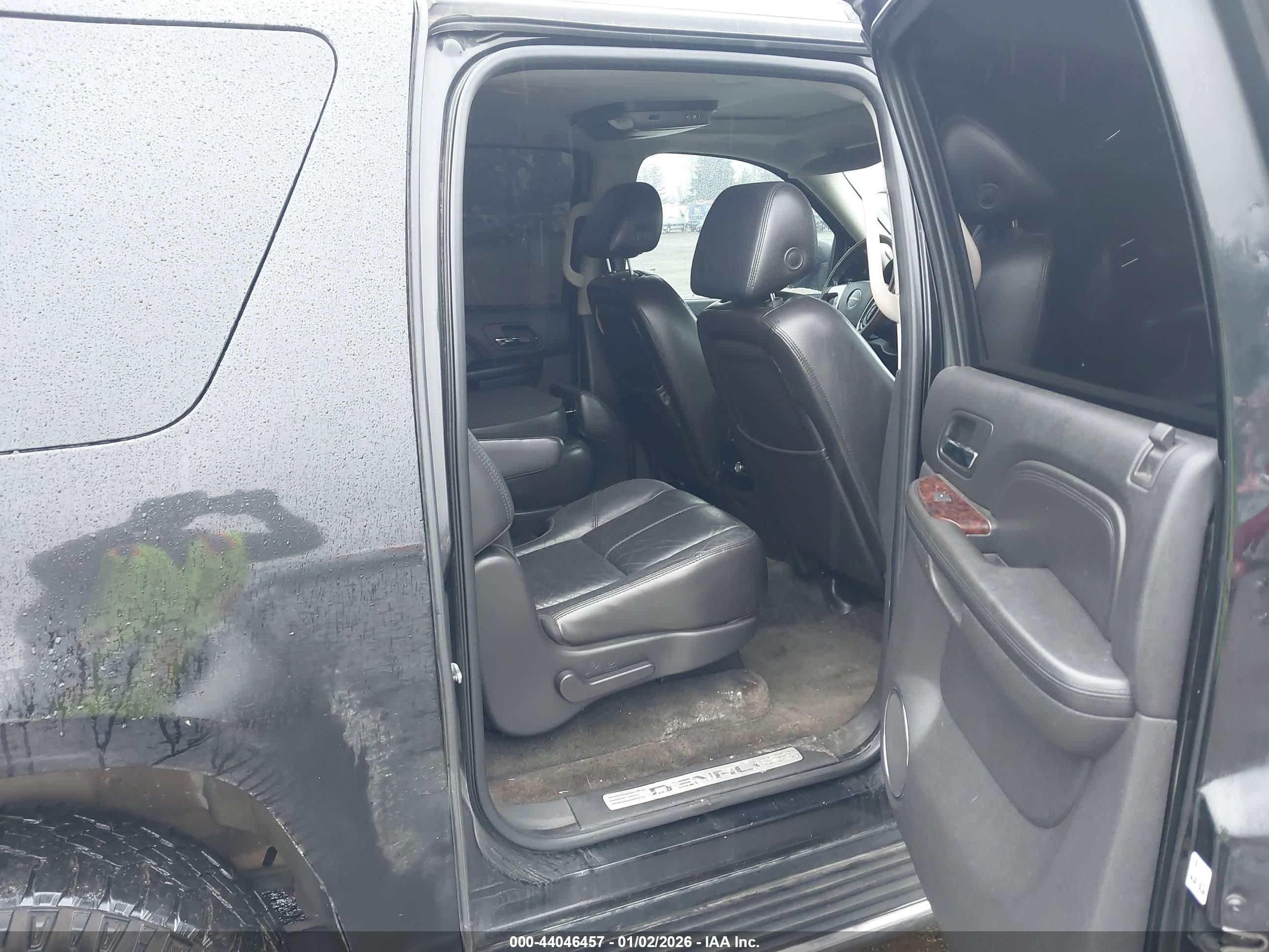 GMC YUKON image 8