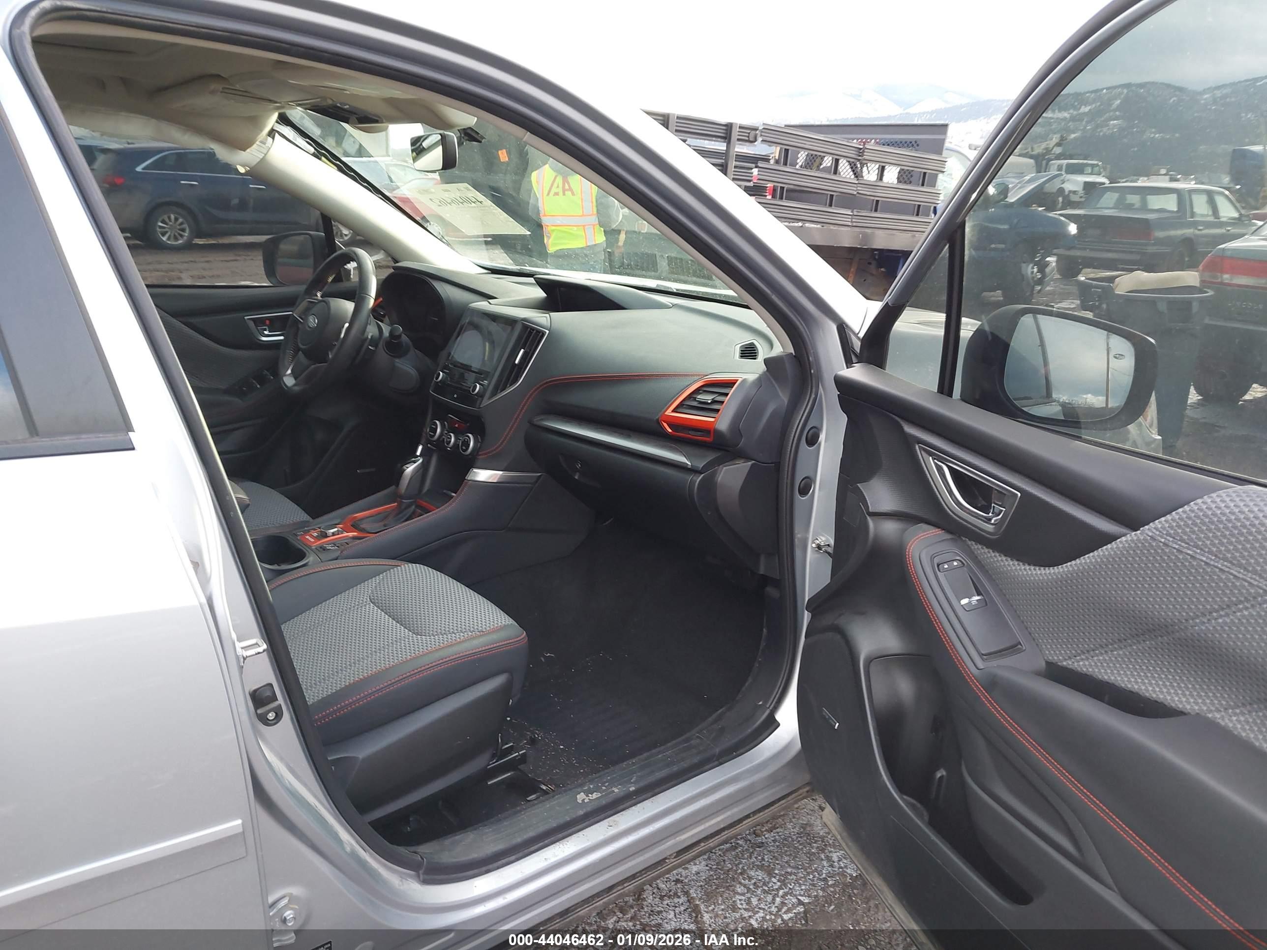 SUBARU FORESTER image 5