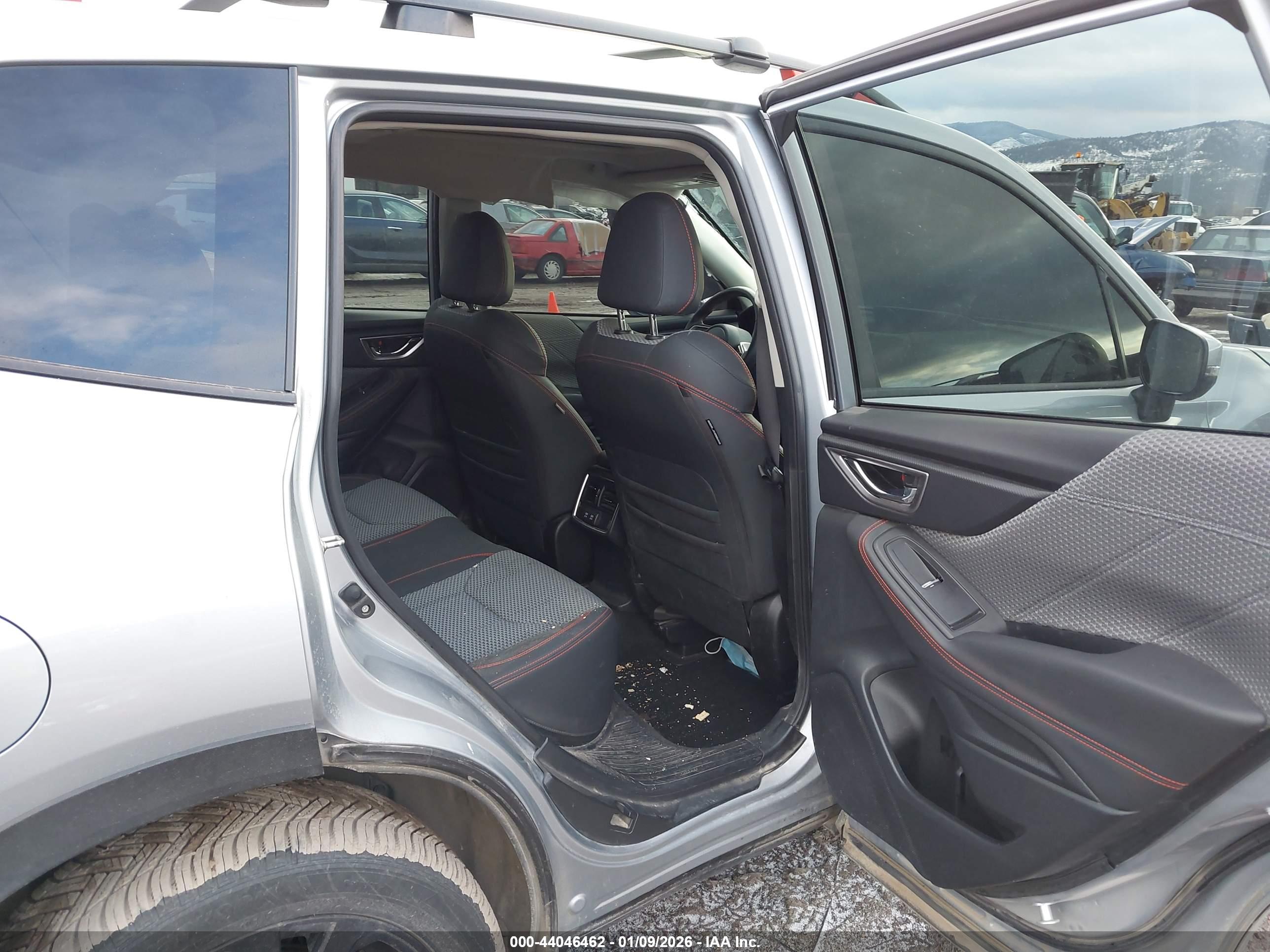 SUBARU FORESTER image 8