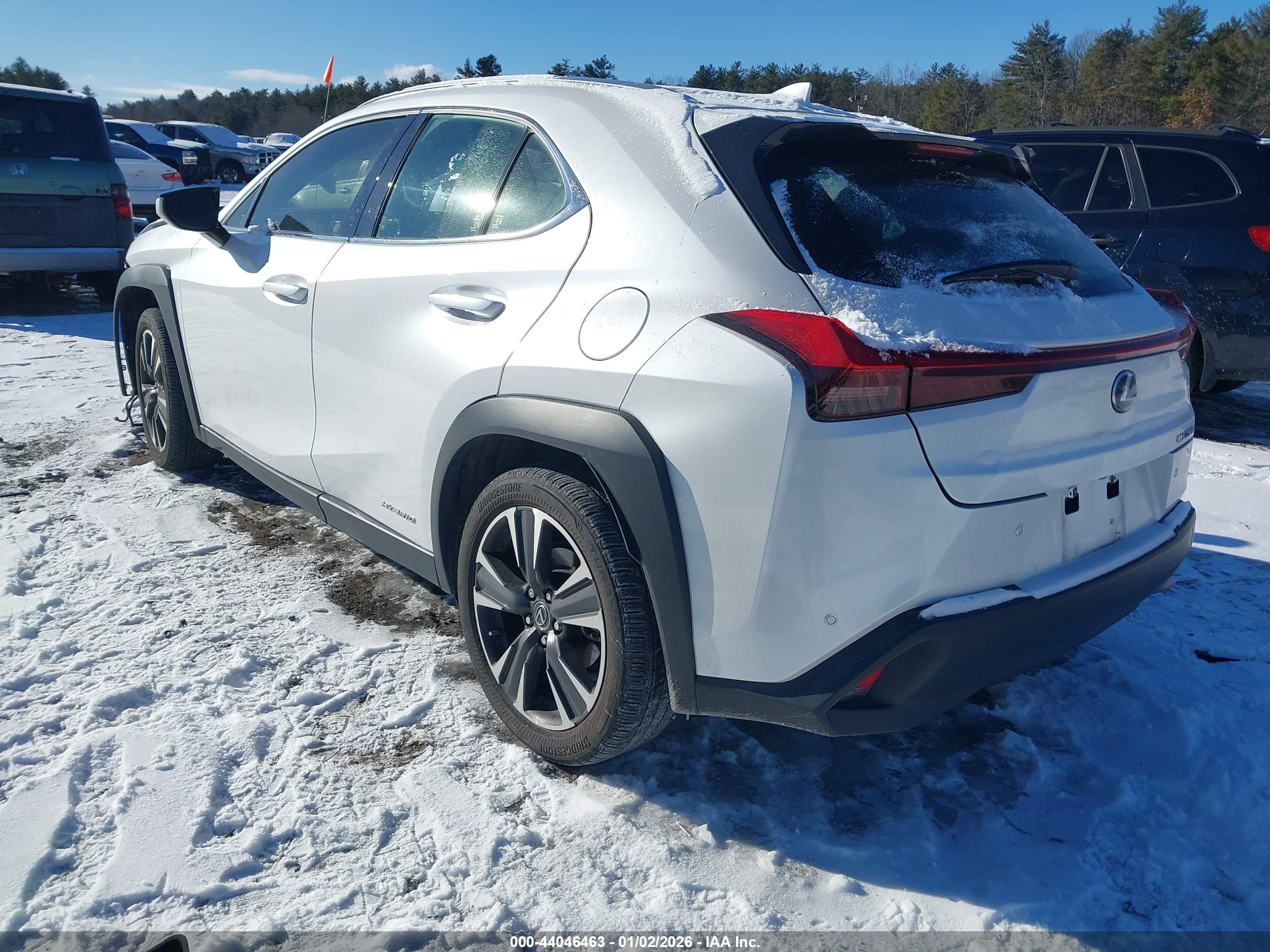 LEXUS UX image 3