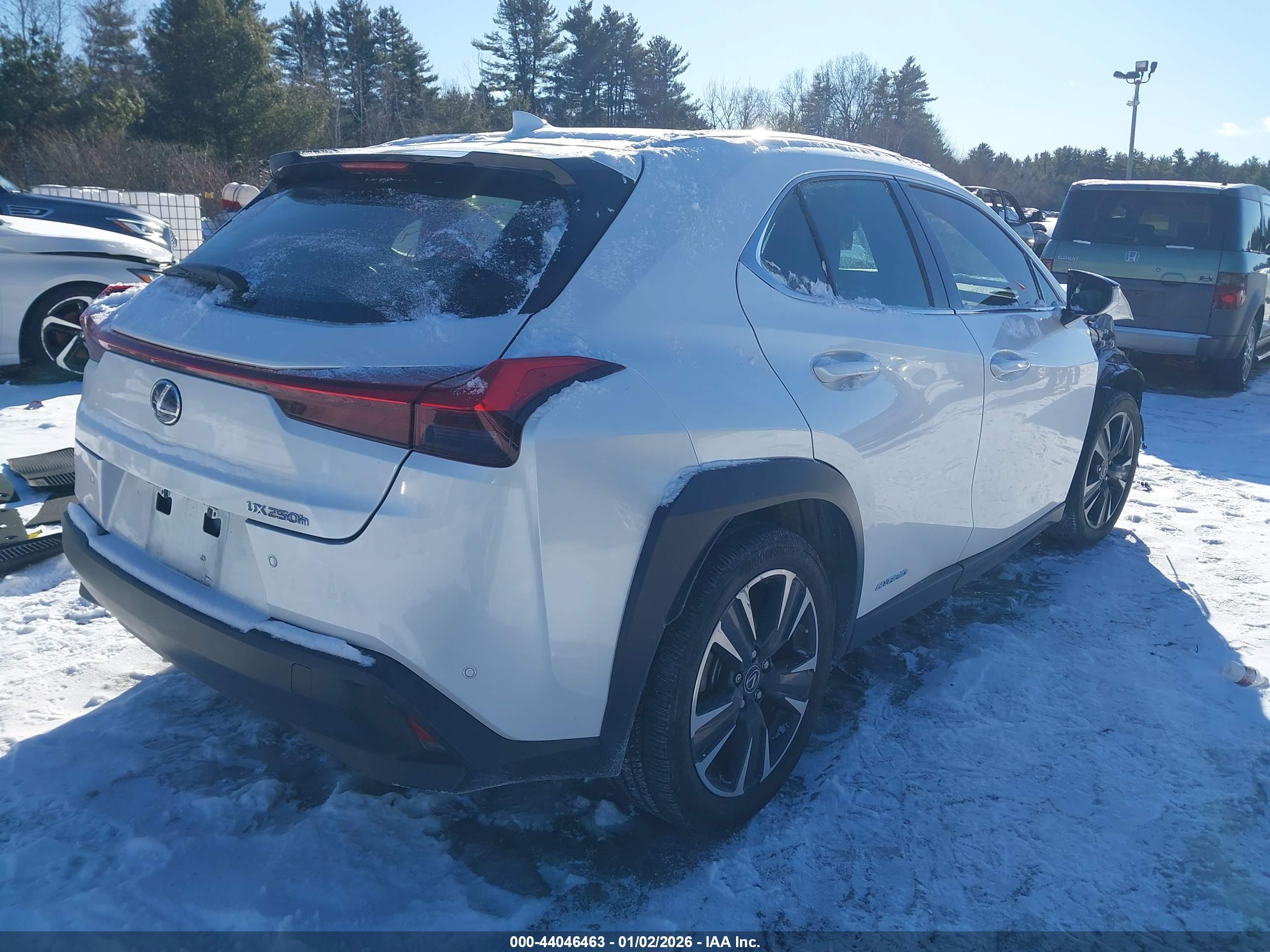 LEXUS UX image 4