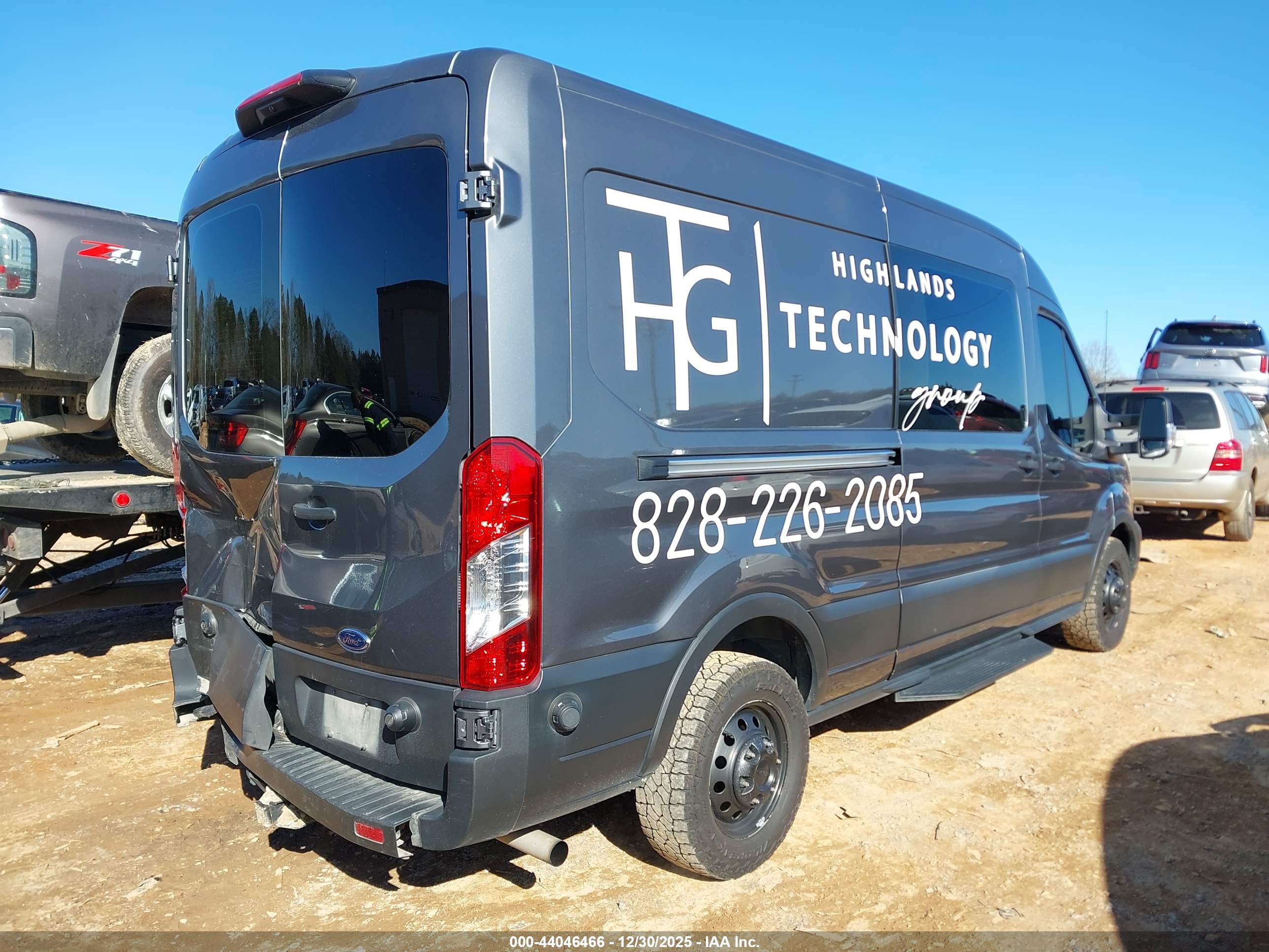 FORD TRANSIT-150 image 4
