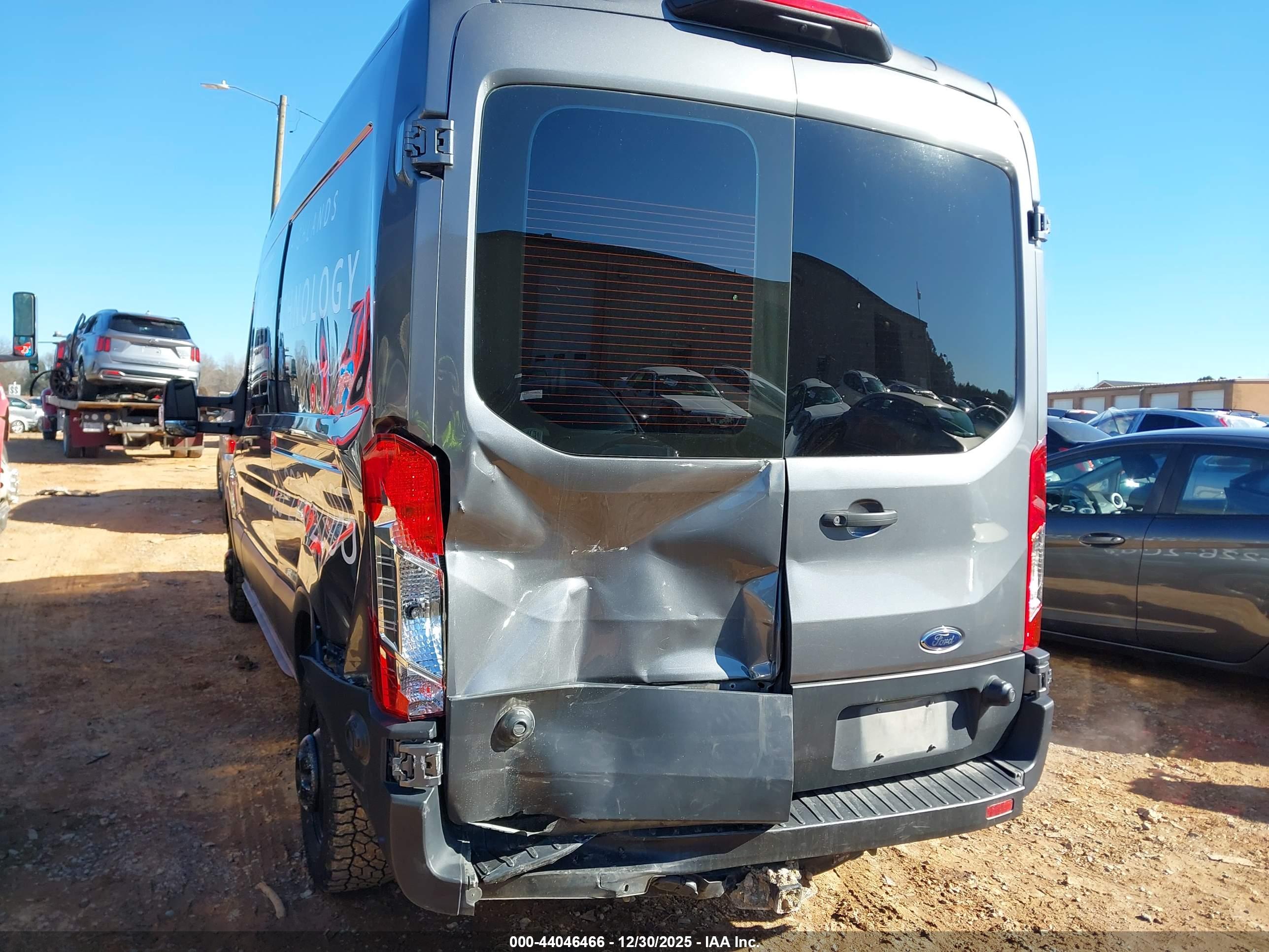 FORD TRANSIT-150 image 6