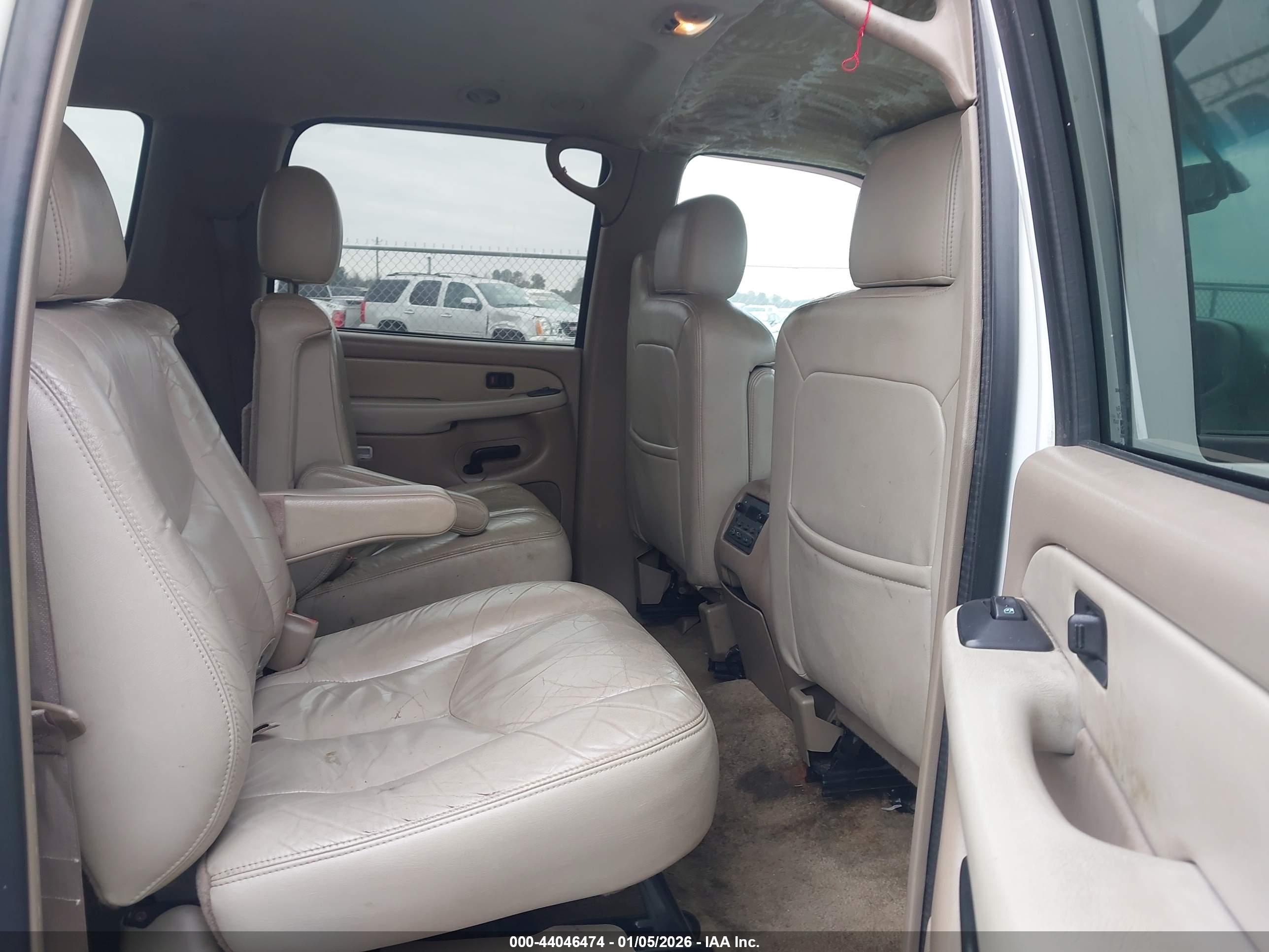 GMC YUKON image 8