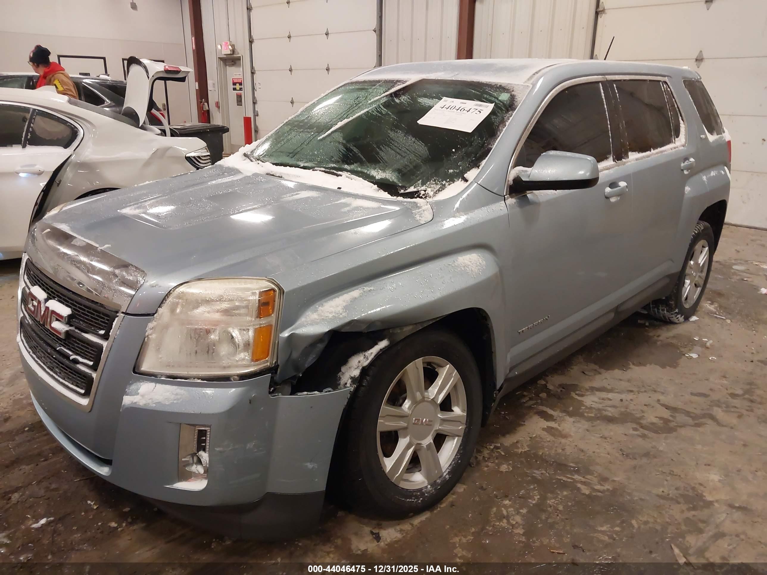 GMC TERRAIN image 2