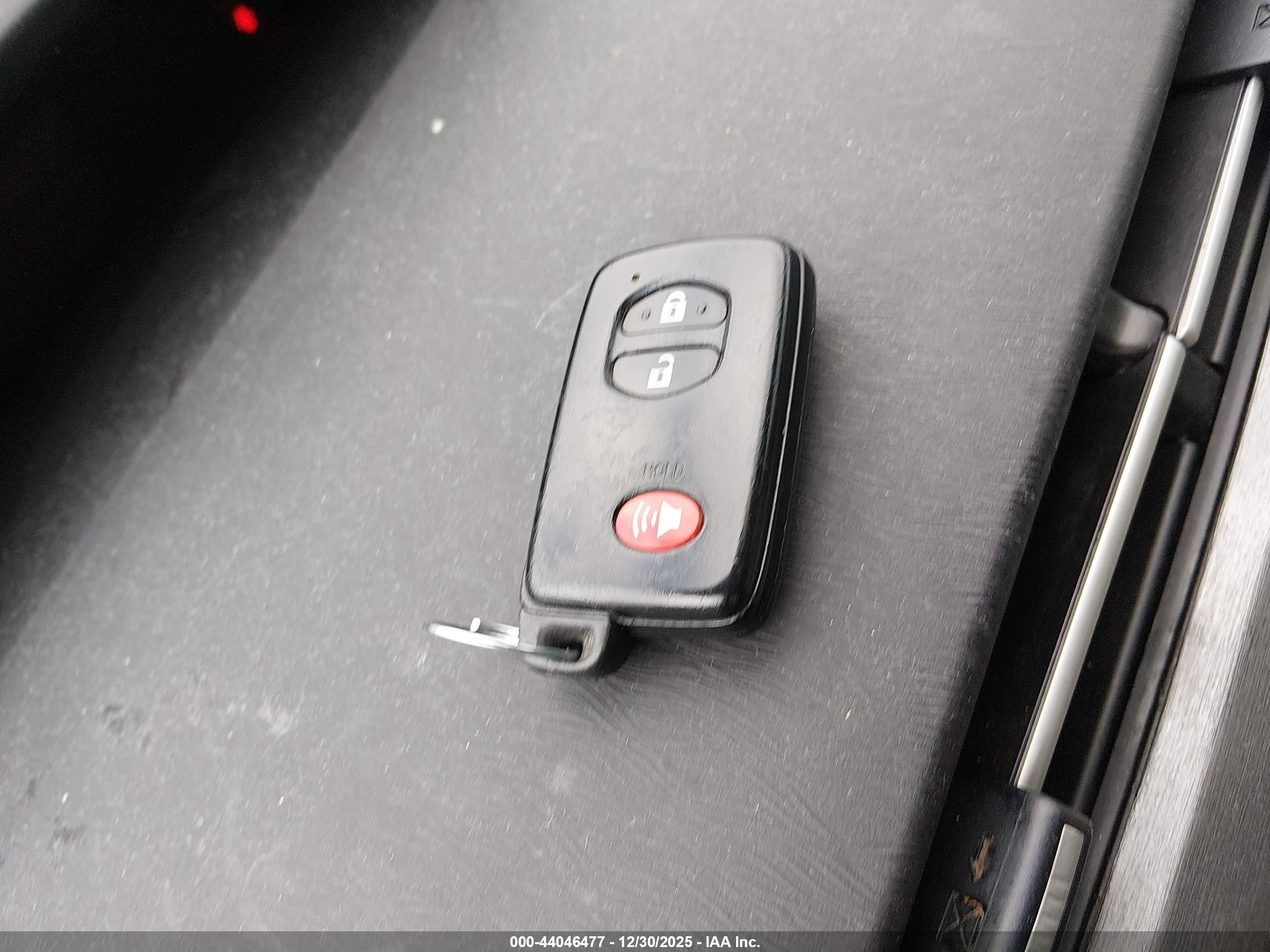 TOYOTA PRIUS image 11