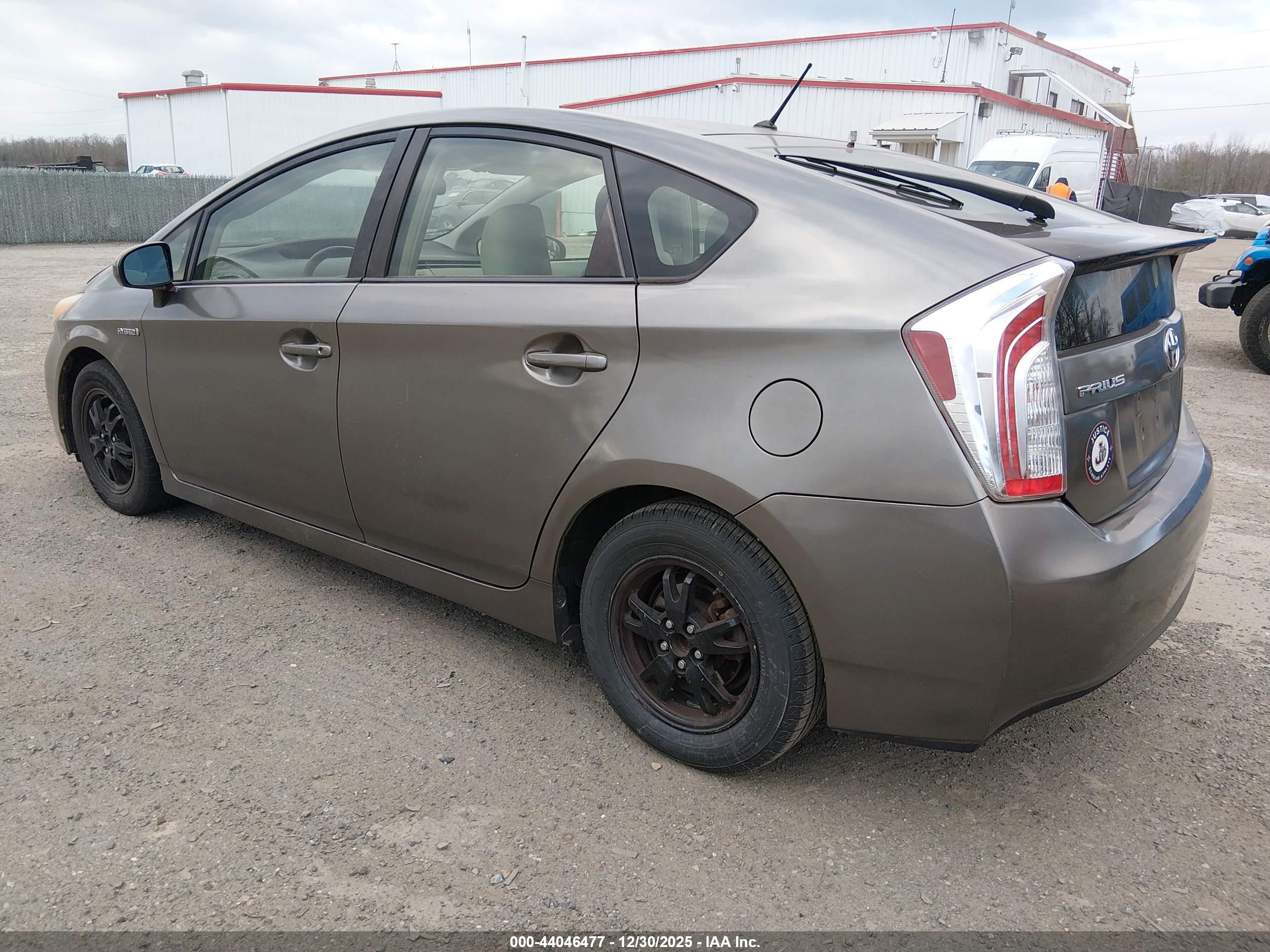 TOYOTA PRIUS image 3