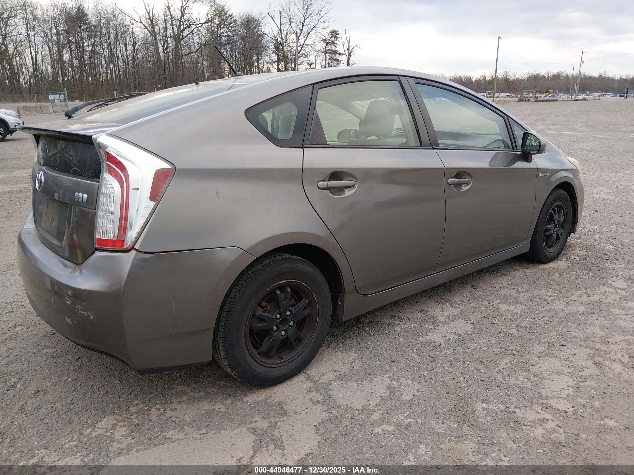 TOYOTA PRIUS image 4