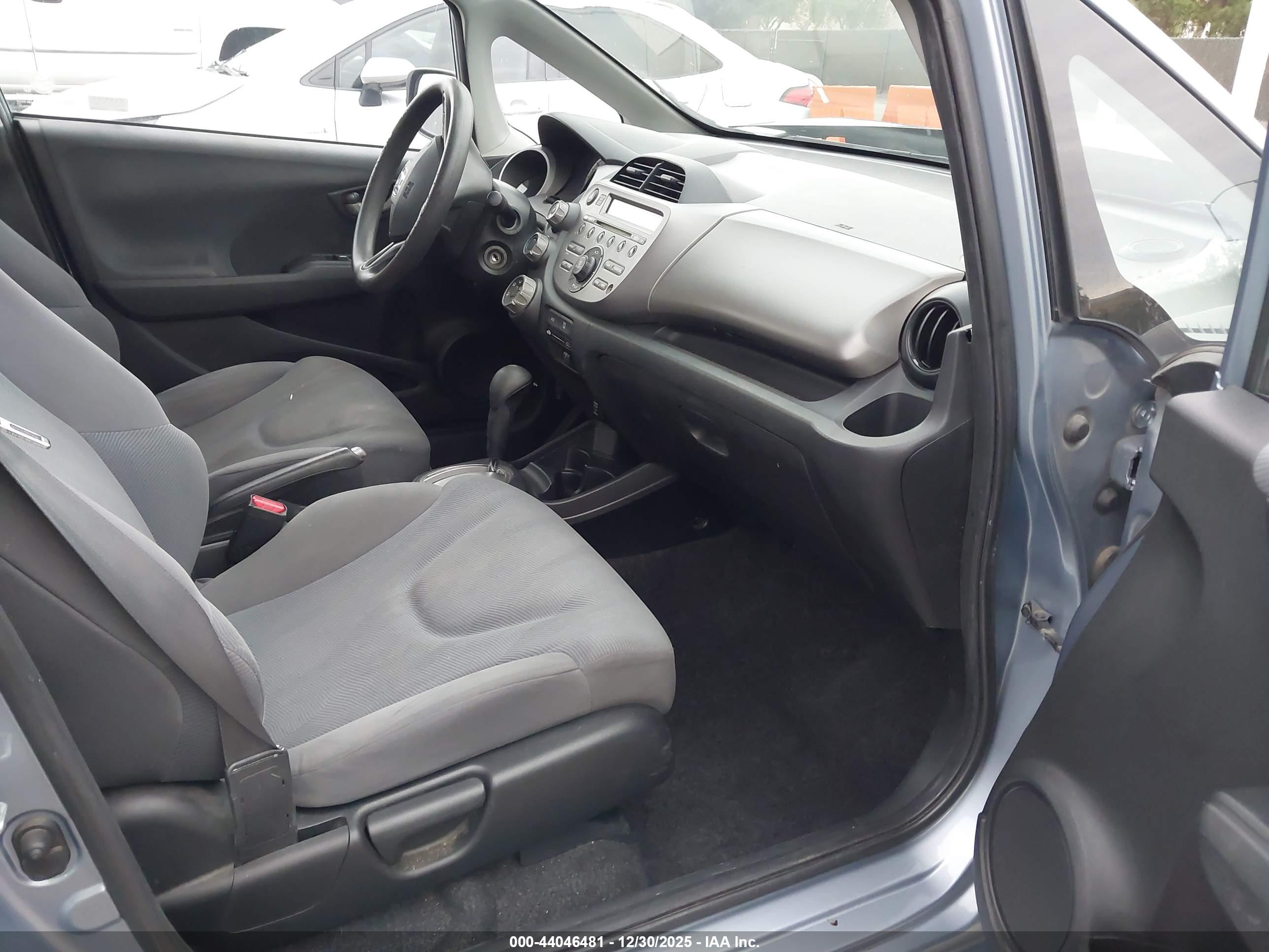 HONDA FIT image 5