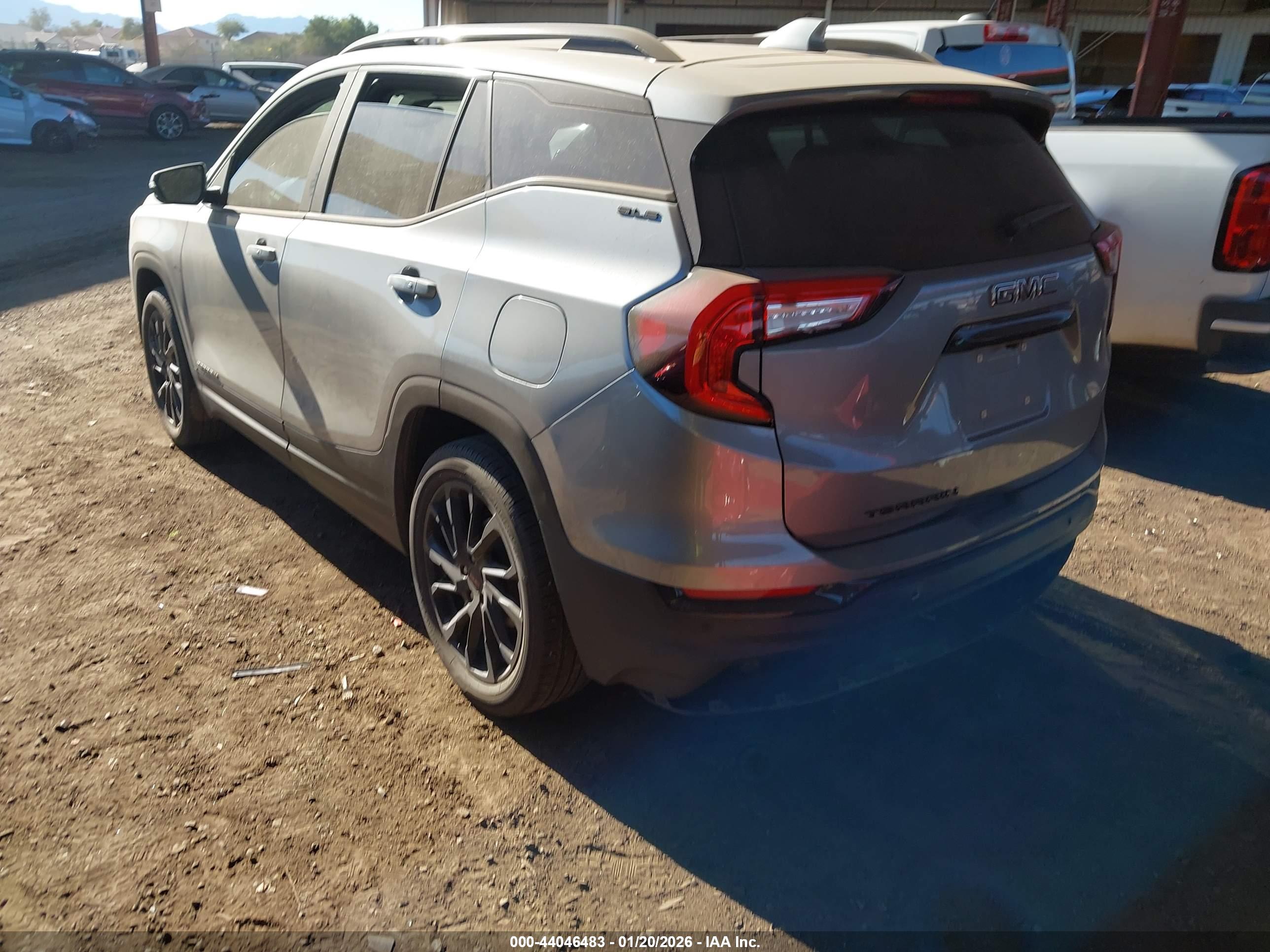GMC TERRAIN image 3