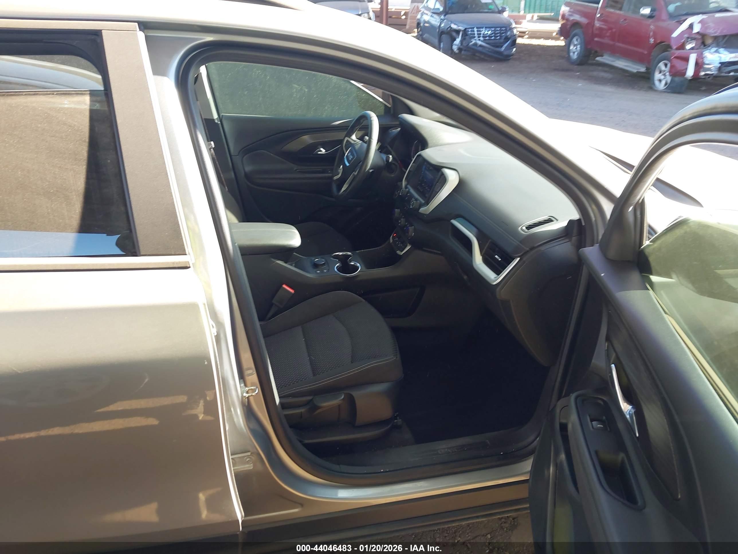 GMC TERRAIN image 5