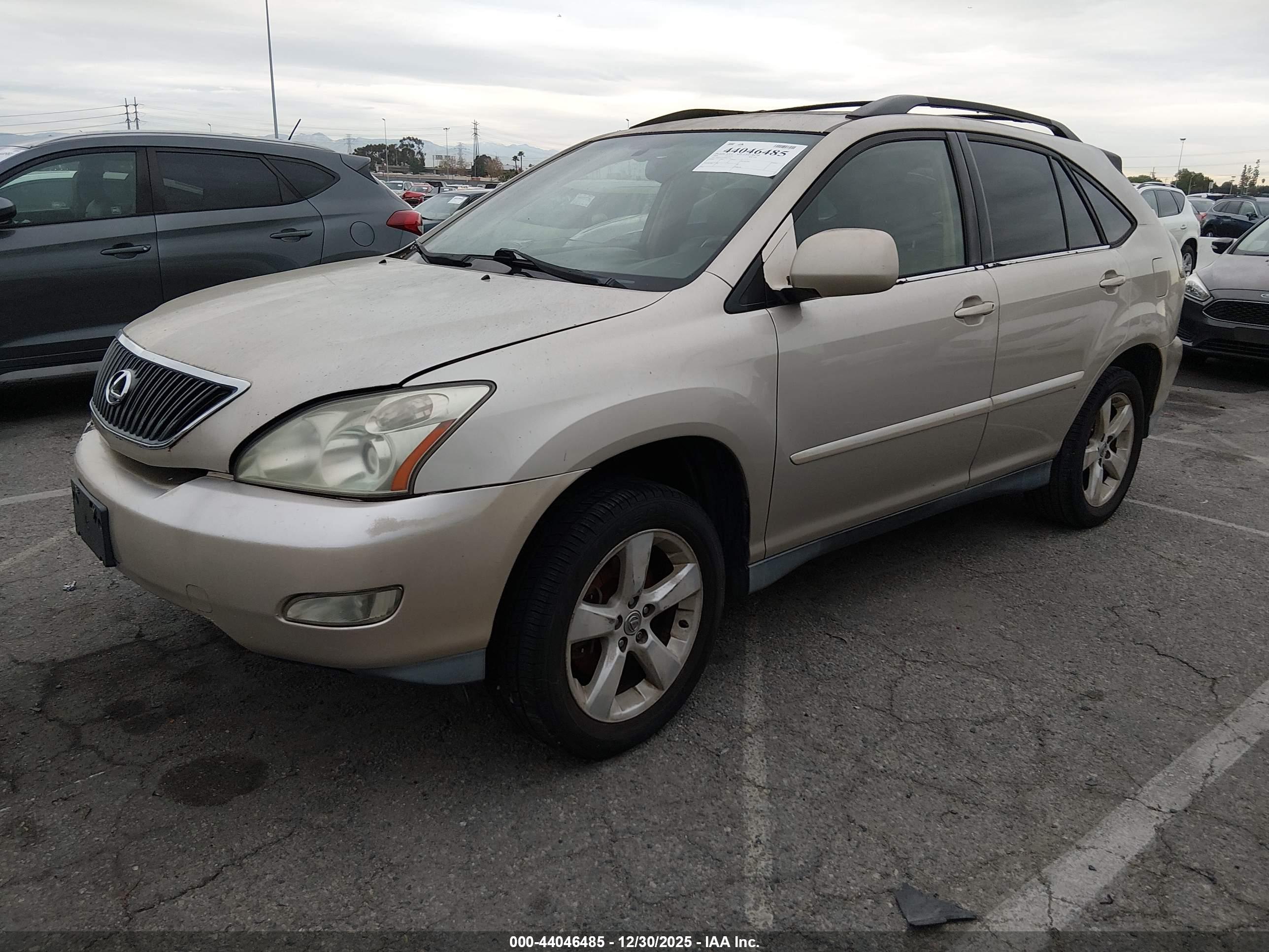 LEXUS RX image 2