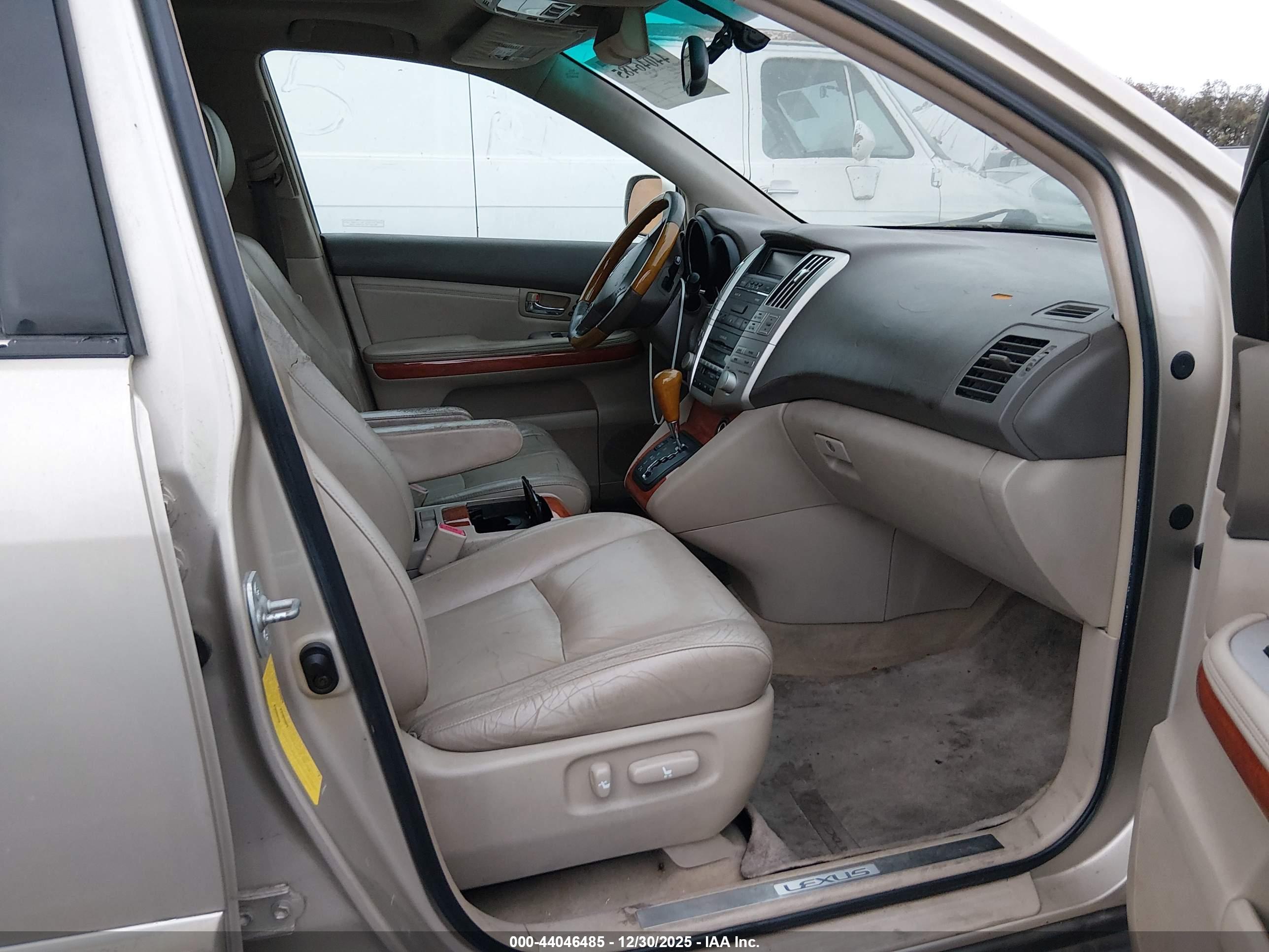 LEXUS RX image 5