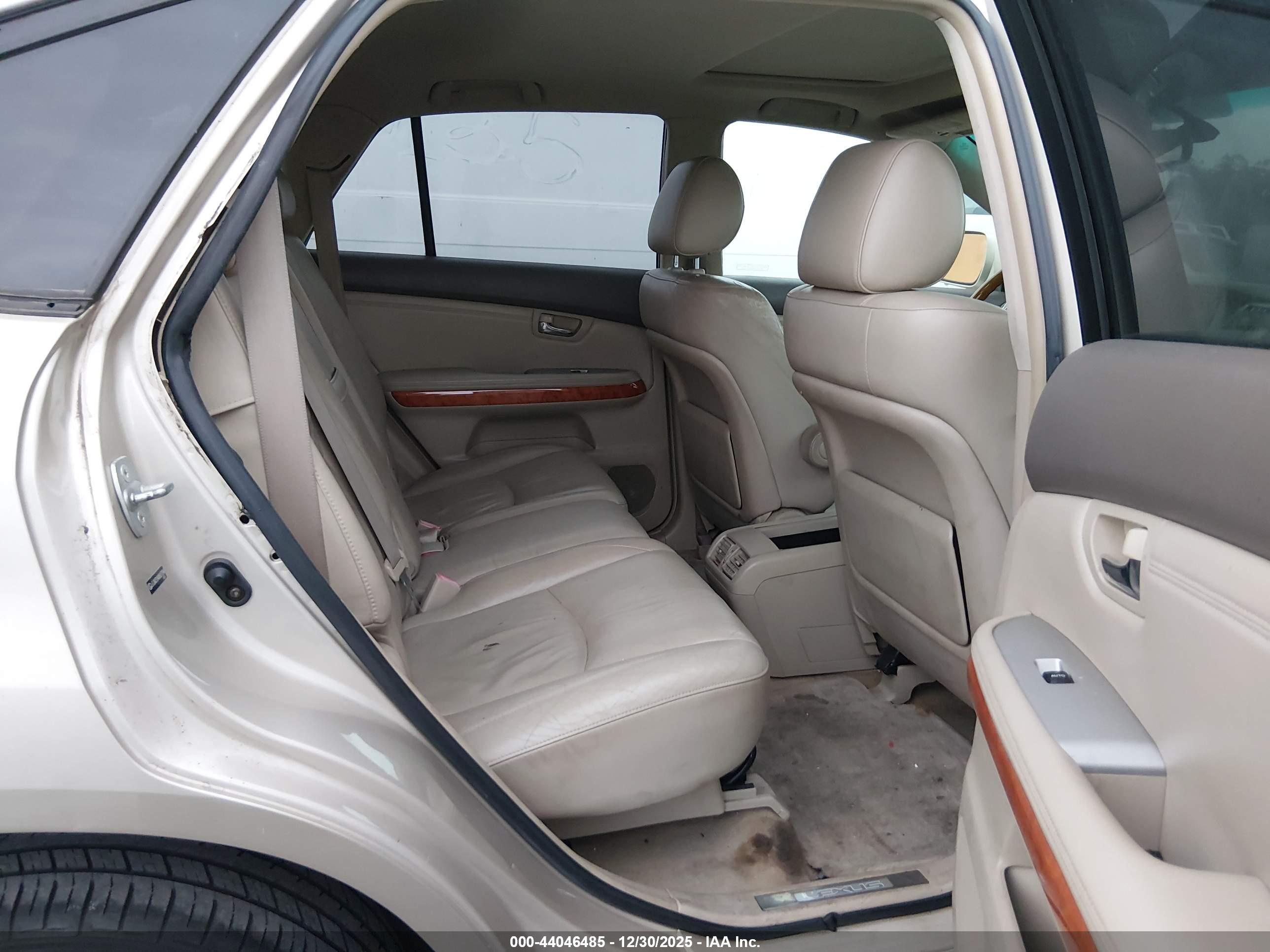 LEXUS RX image 8