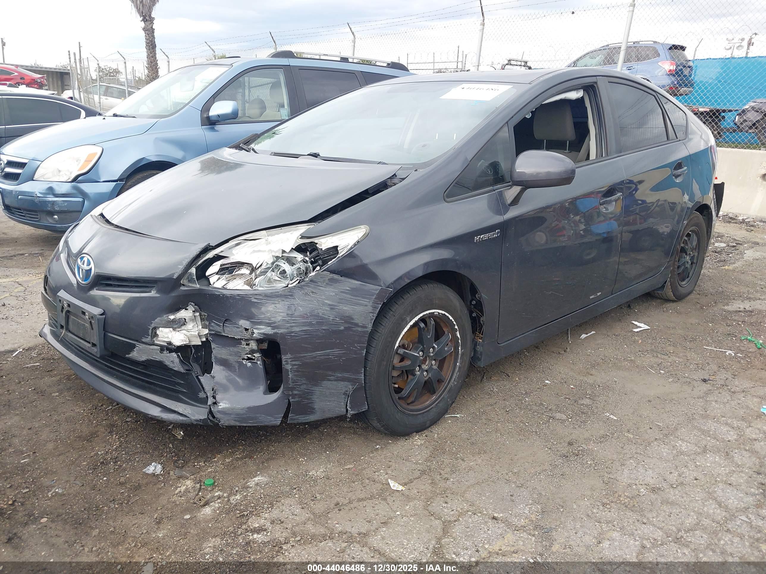 TOYOTA PRIUS image 2