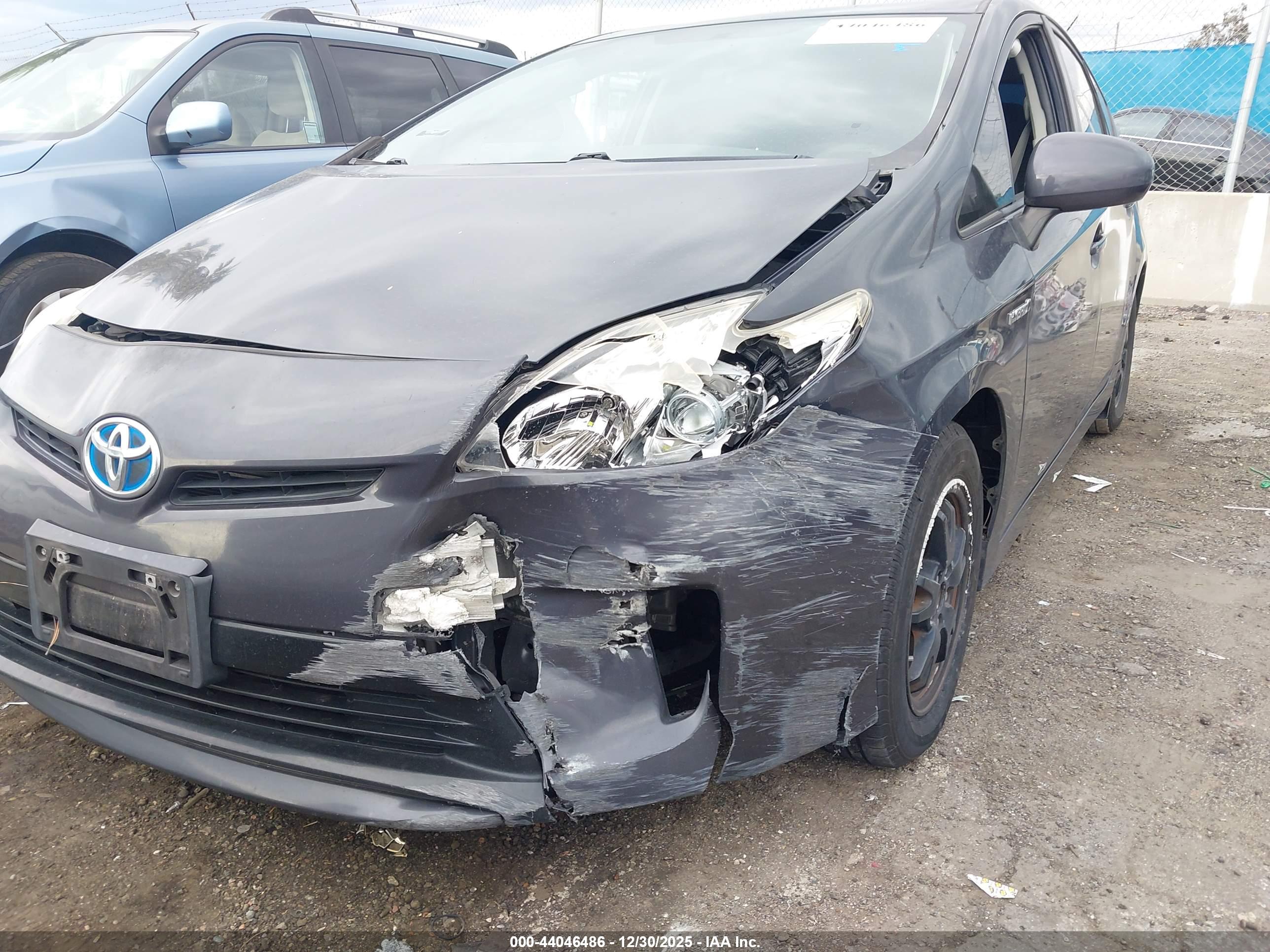 TOYOTA PRIUS image 6
