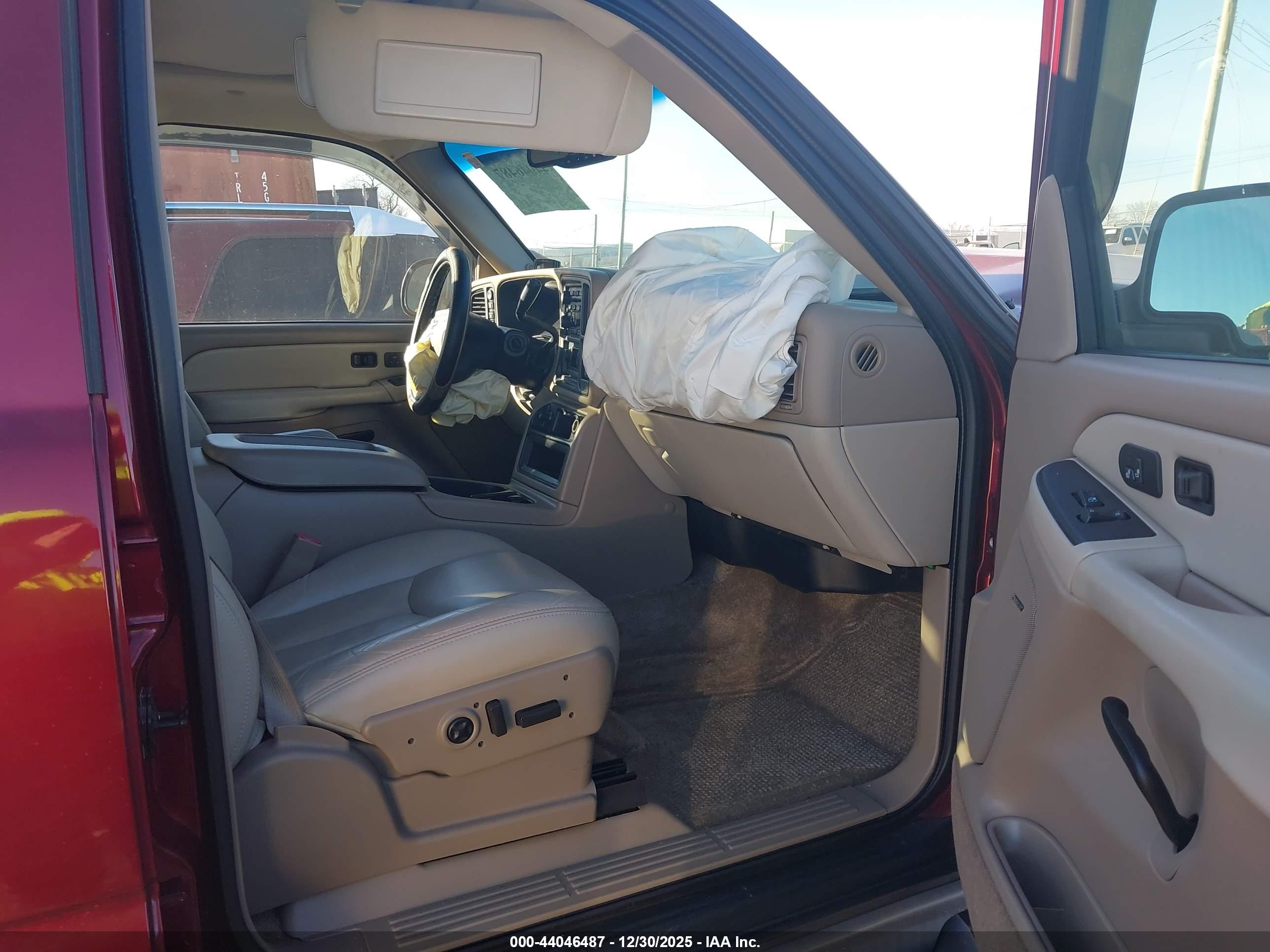 CHEVROLET TAHOE image 5