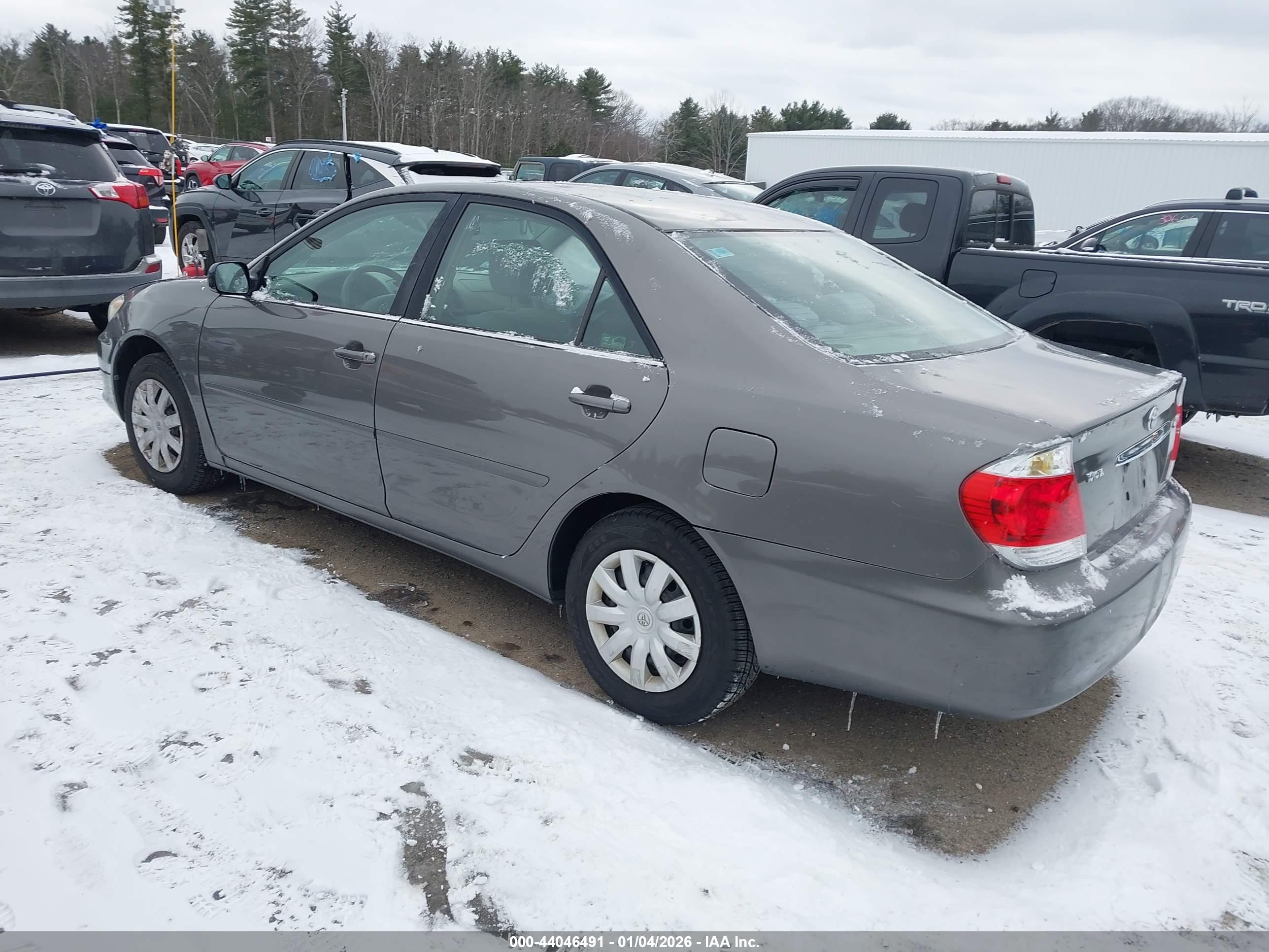 TOYOTA CAMRY image 3