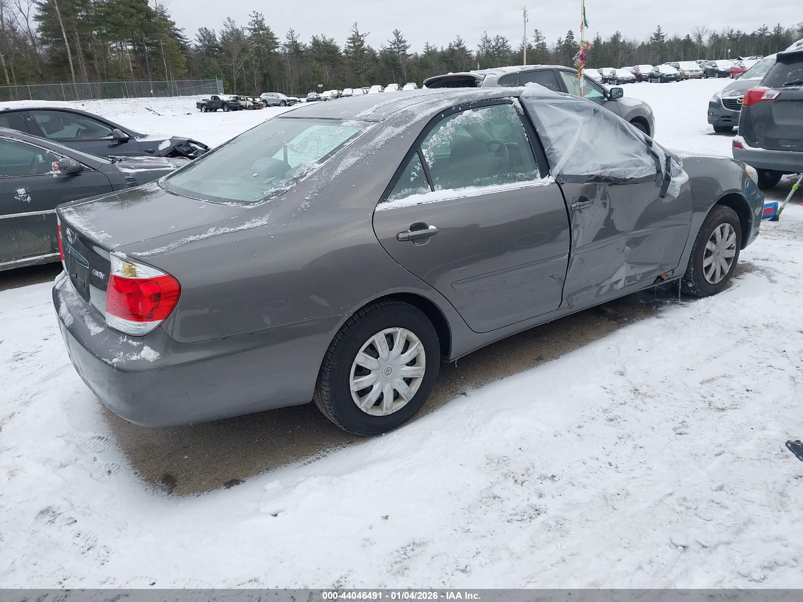 TOYOTA CAMRY image 4