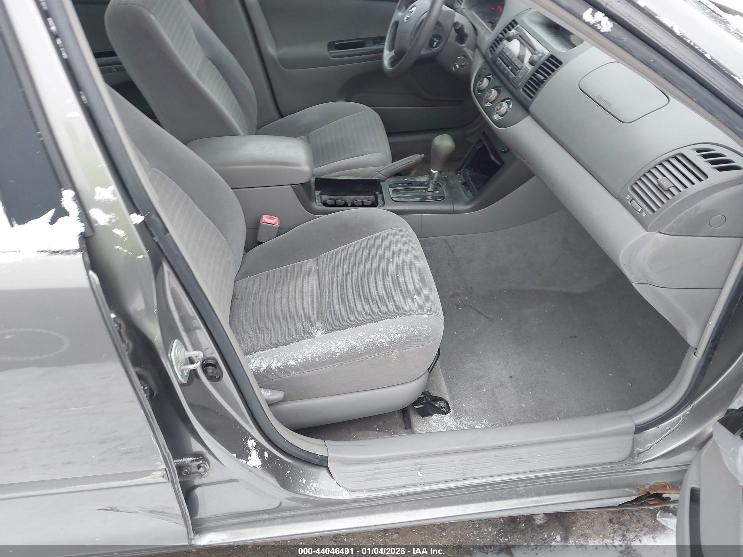 TOYOTA CAMRY image 5