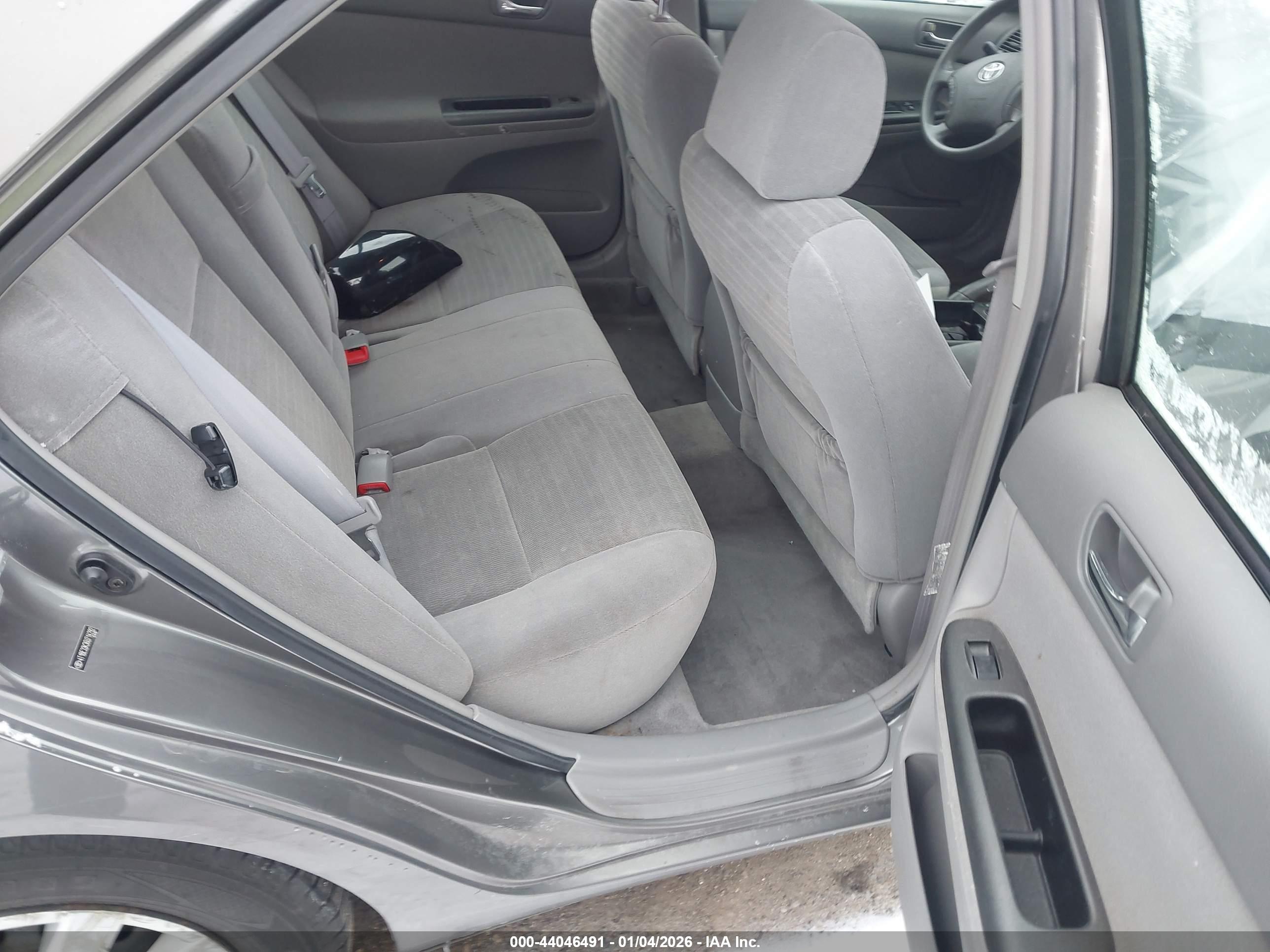 TOYOTA CAMRY image 8