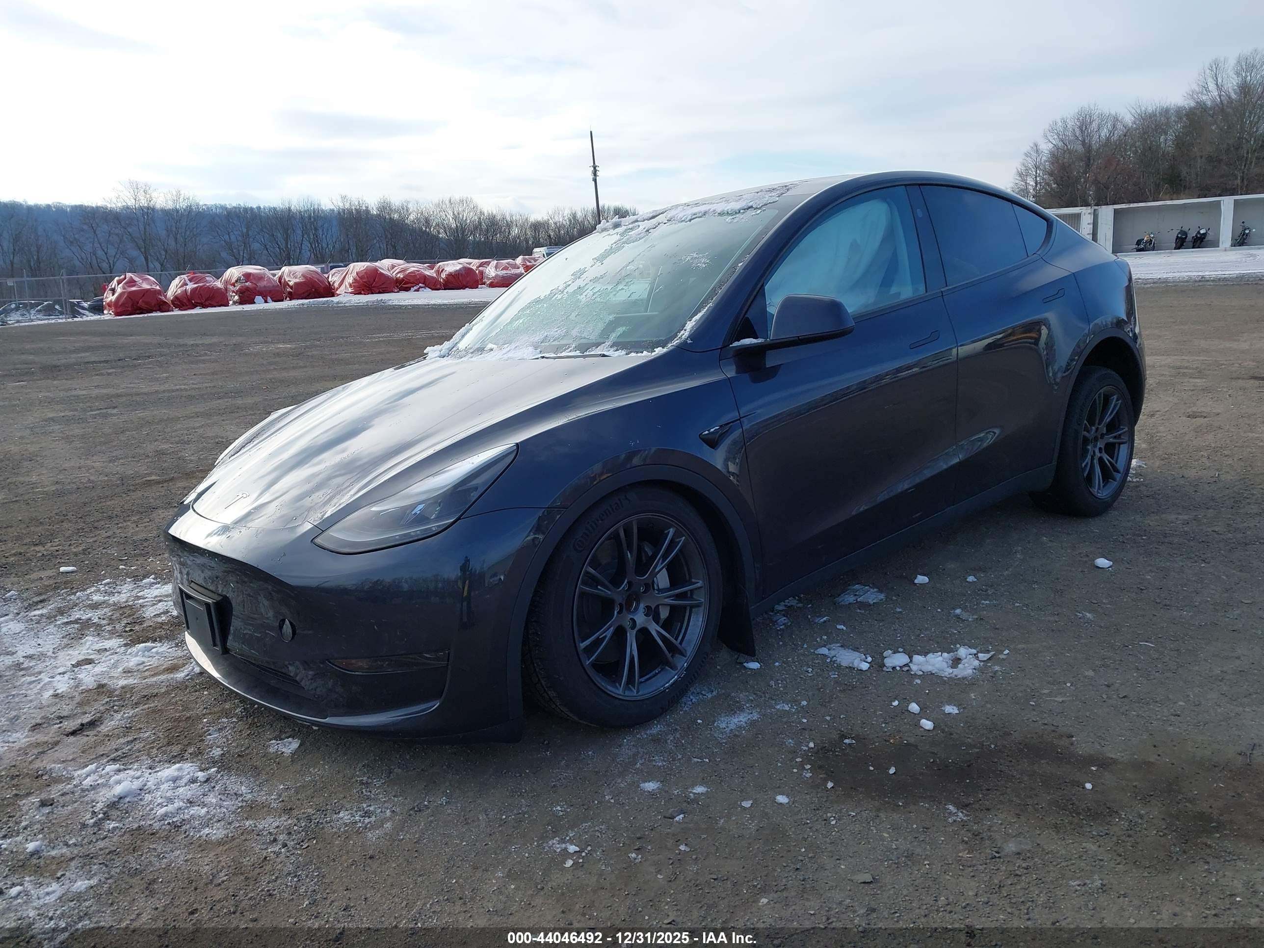 TESLA MODEL image 2