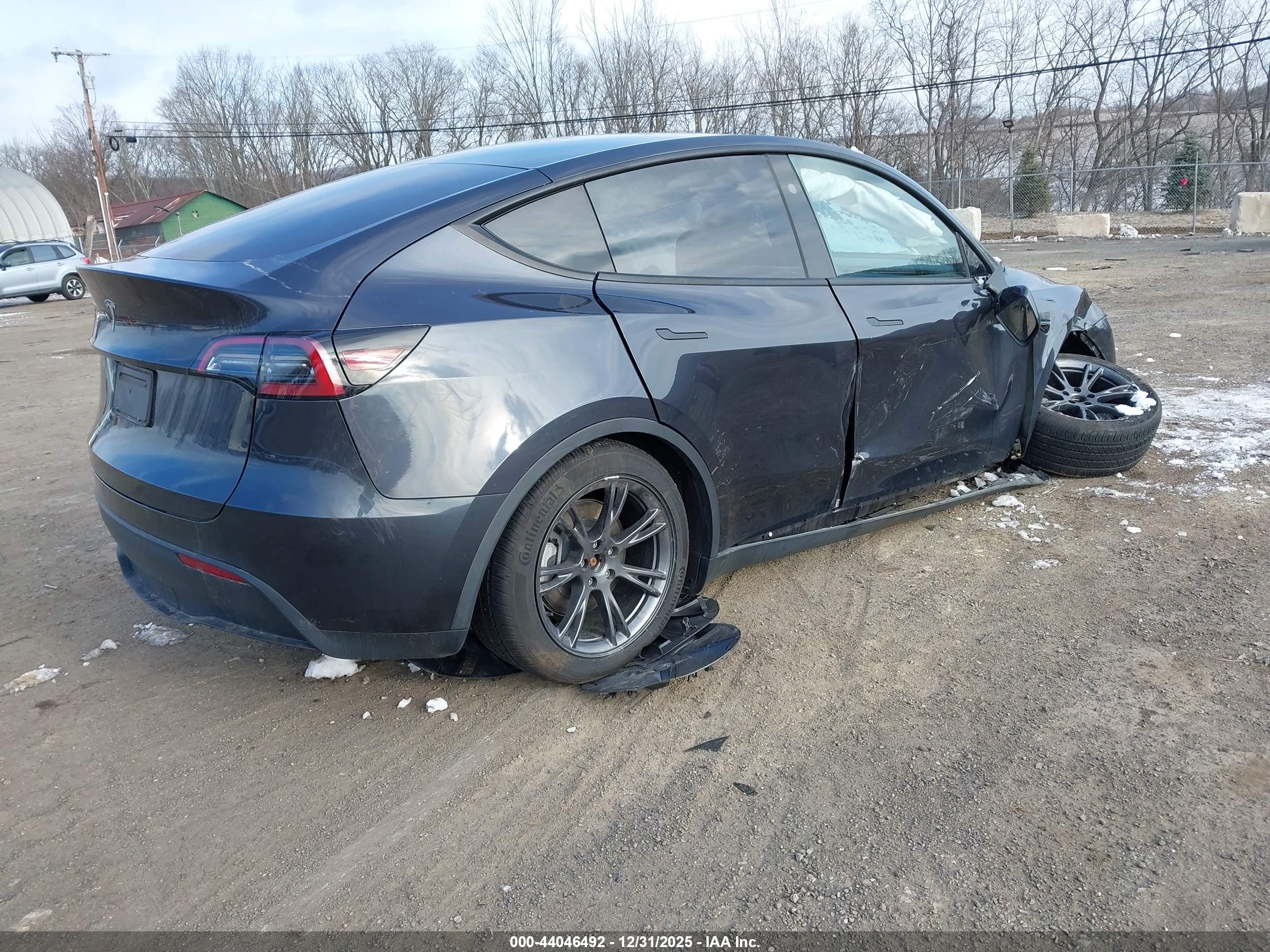 TESLA MODEL image 4