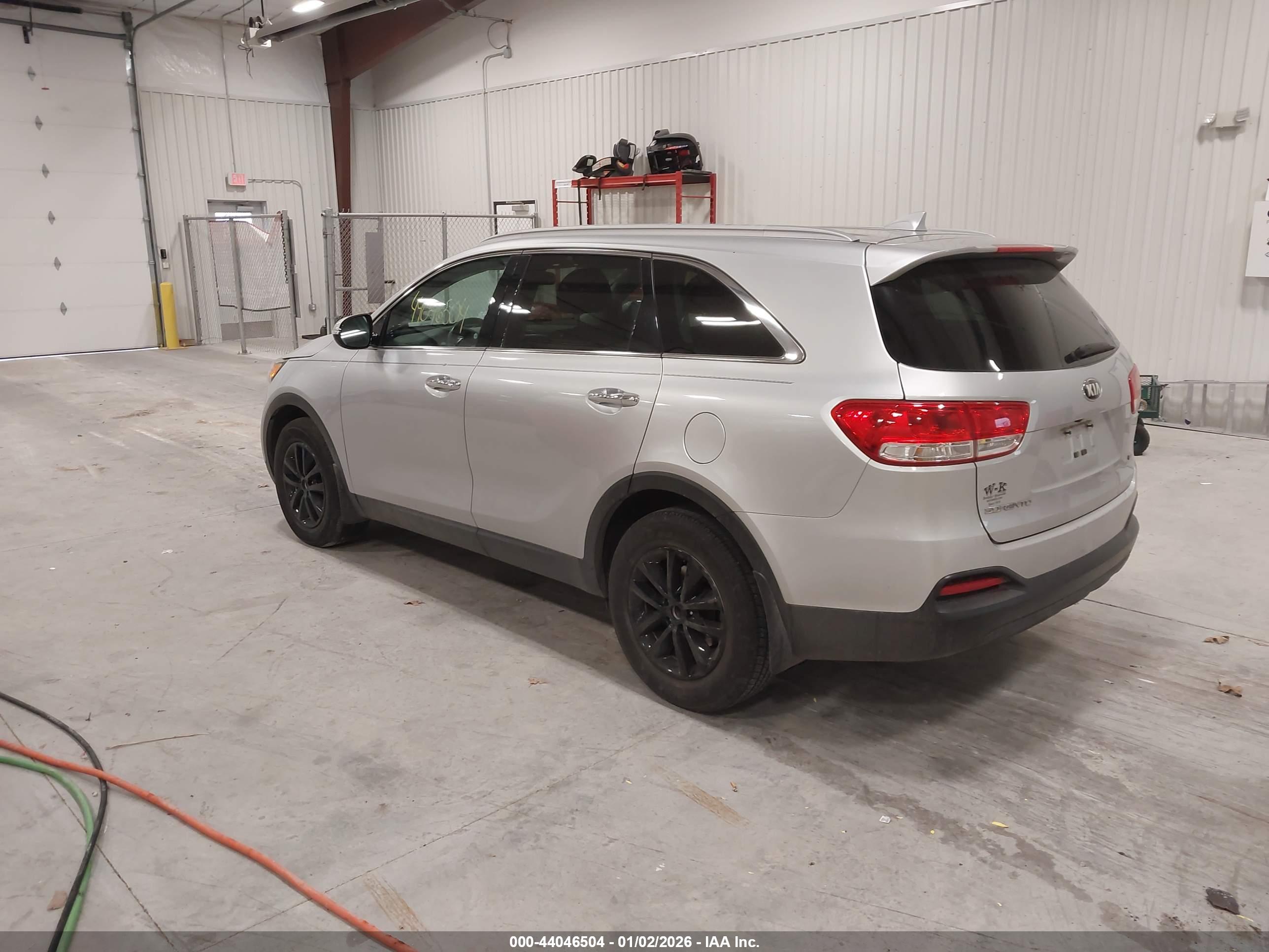 KIA SORENTO image 3