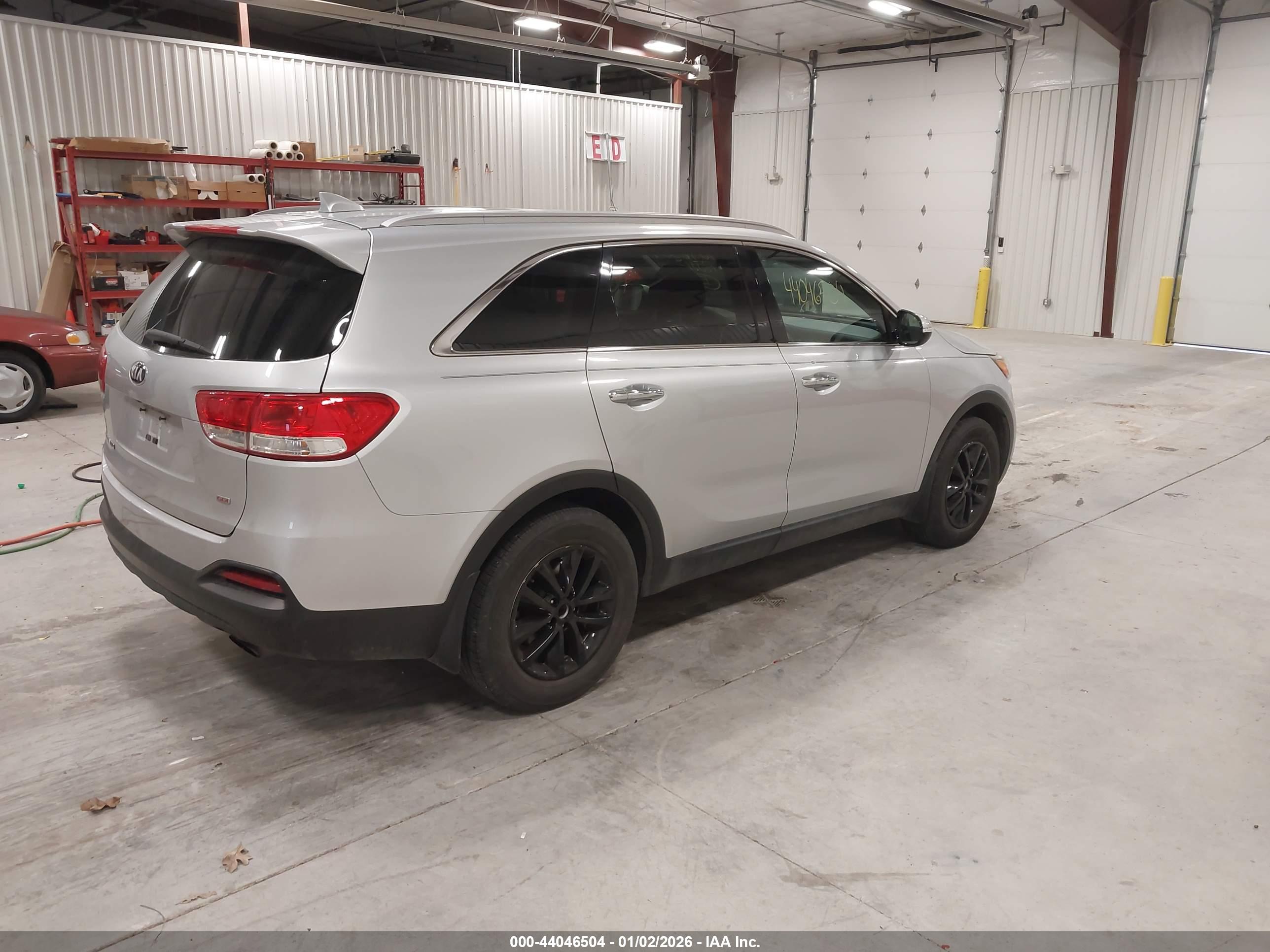 KIA SORENTO image 4