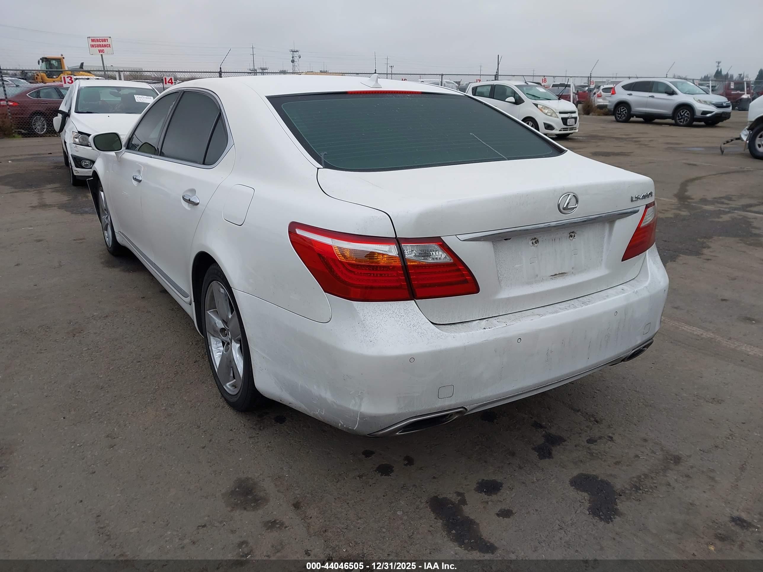 LEXUS LS image 3
