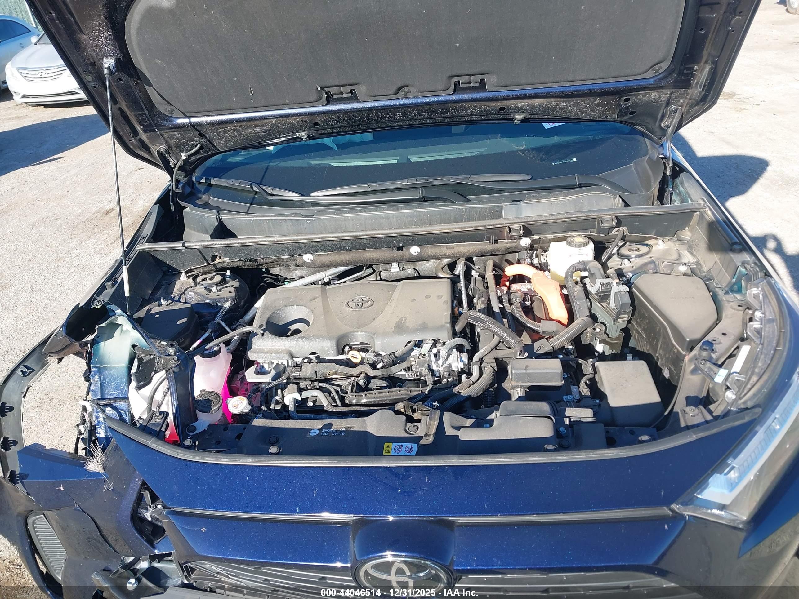 TOYOTA RAV4 image 10