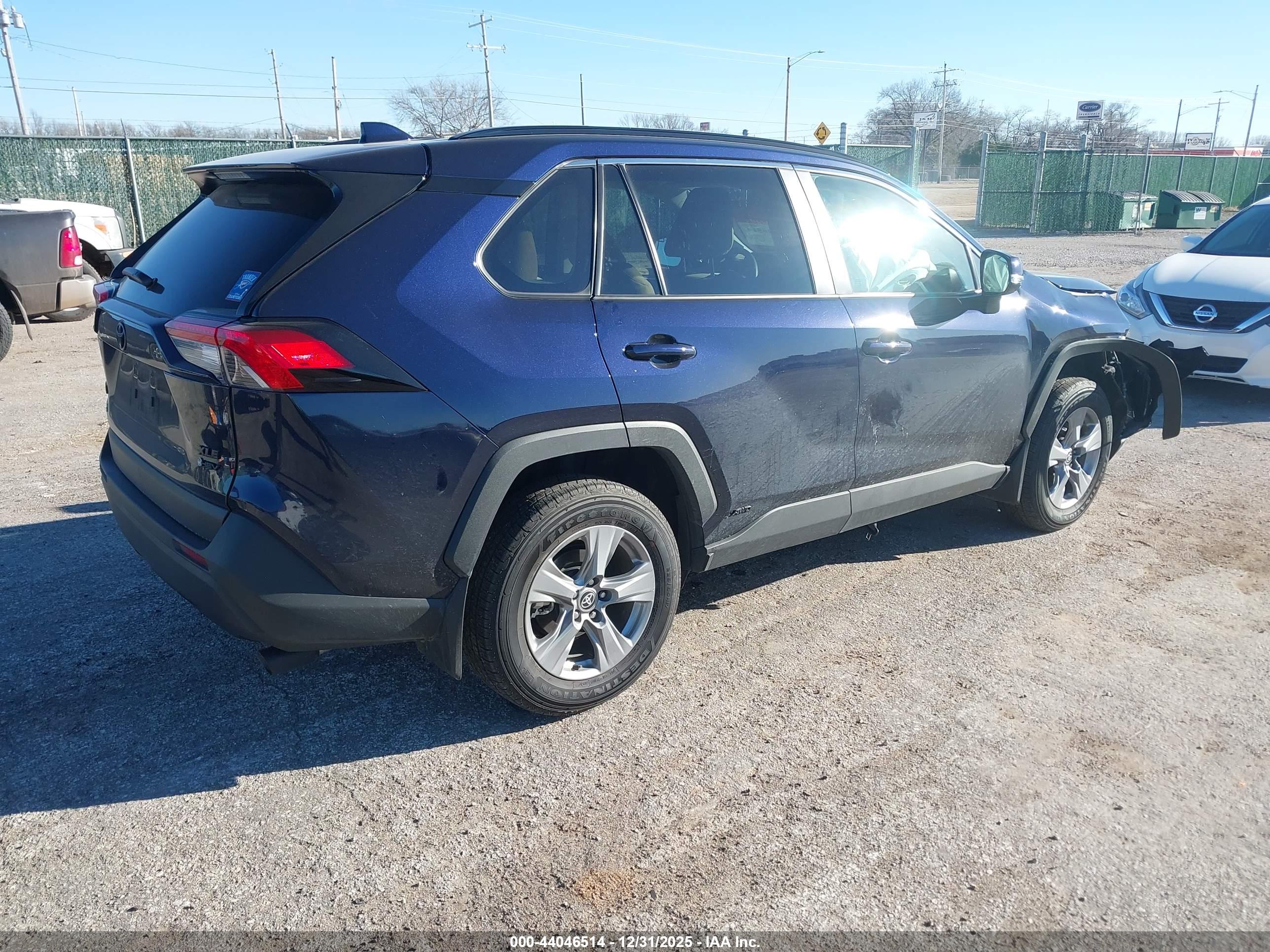 TOYOTA RAV4 image 4