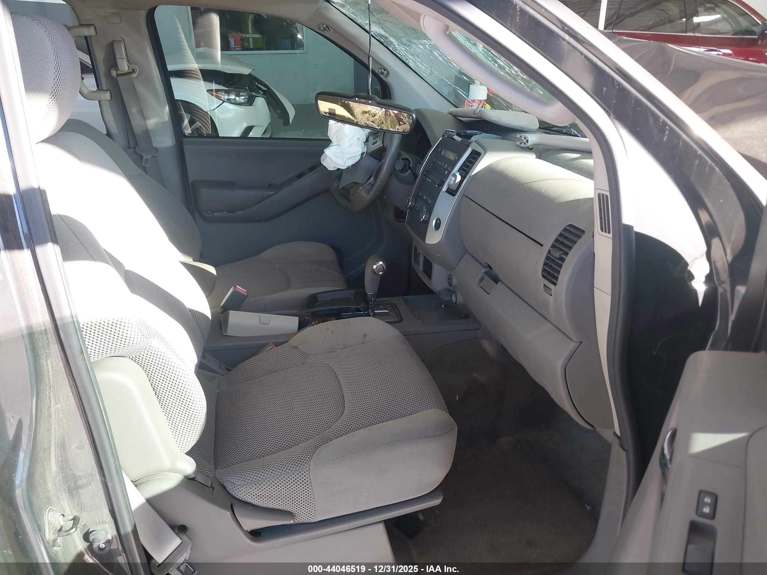 NISSAN FRONTIER image 5