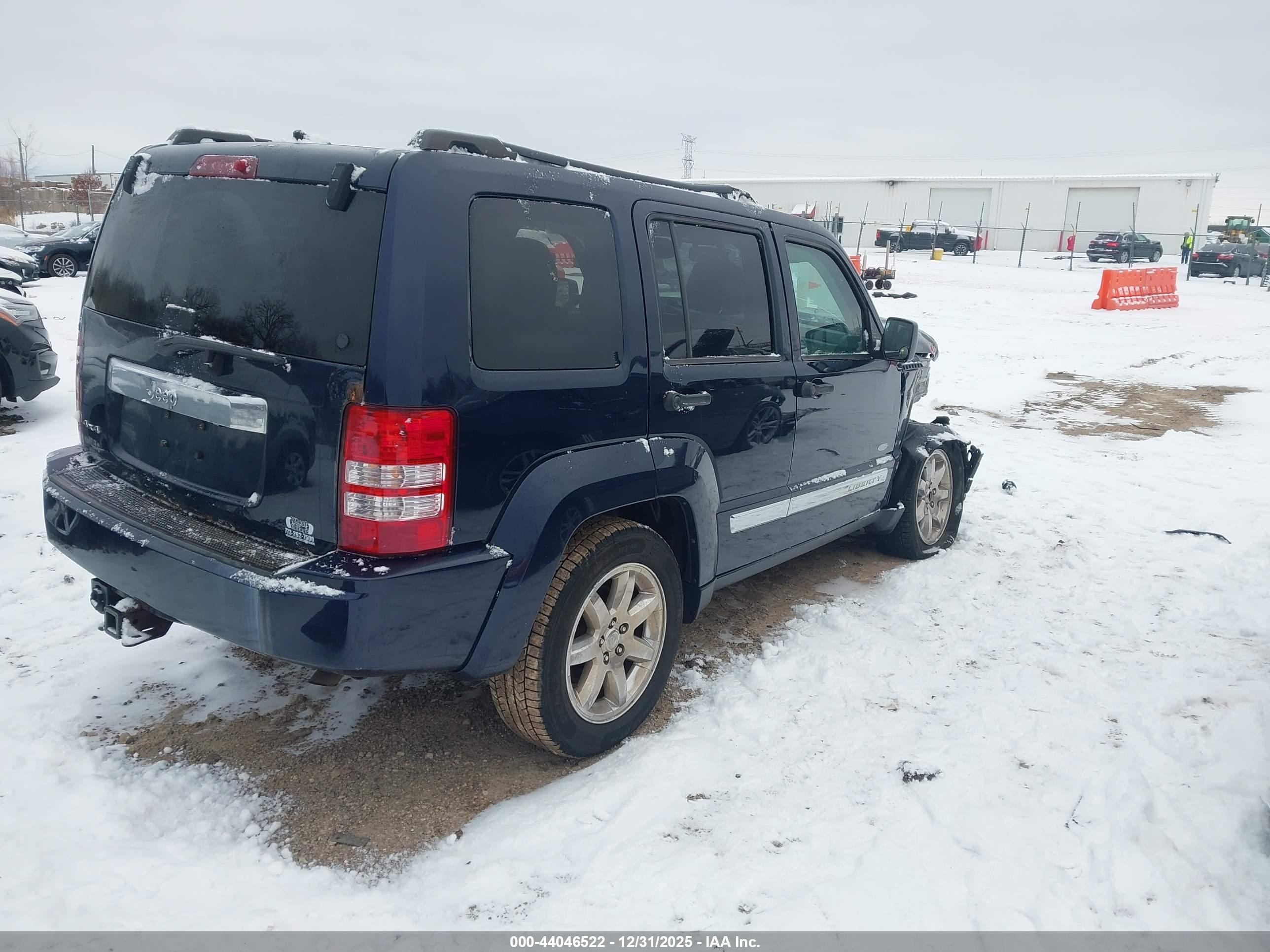JEEP LIBERTY image 4