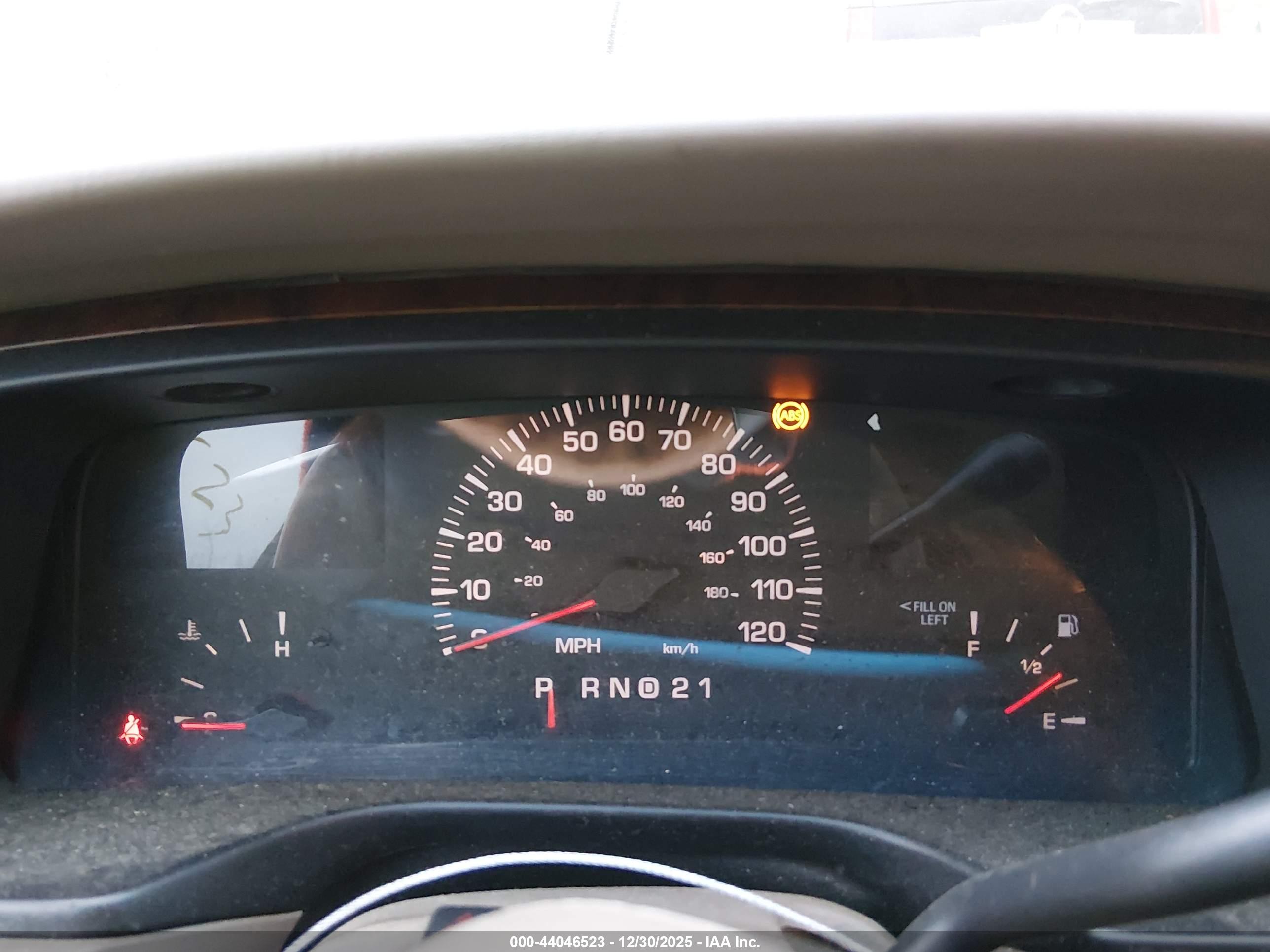LINCOLN TOWN image 7