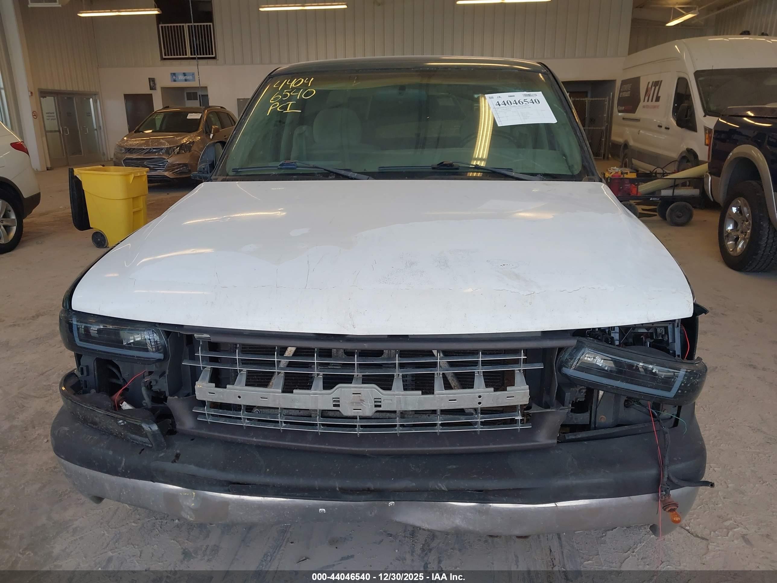 CHEVROLET SILVERADO image 6