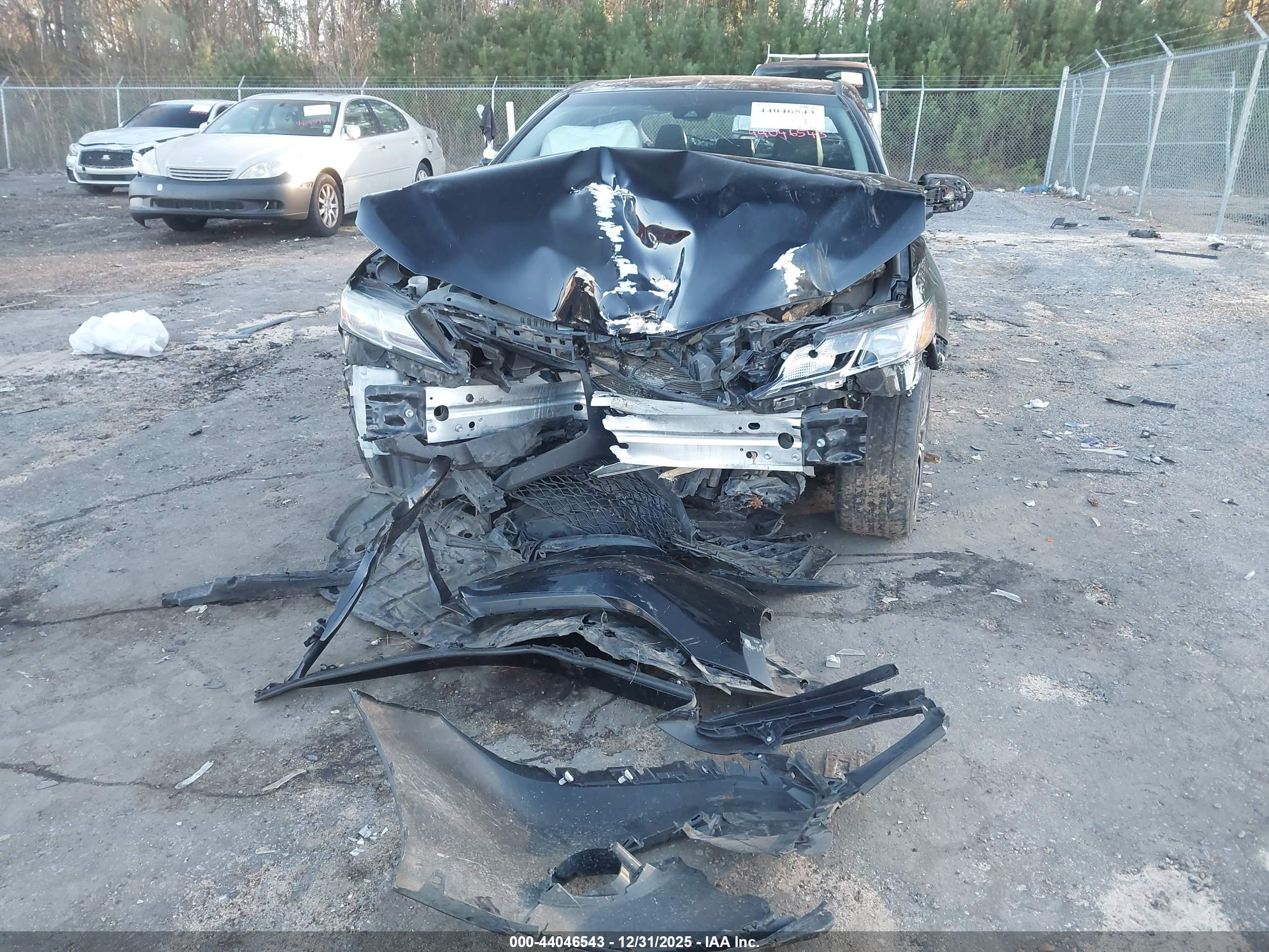 TOYOTA CAMRY image 6