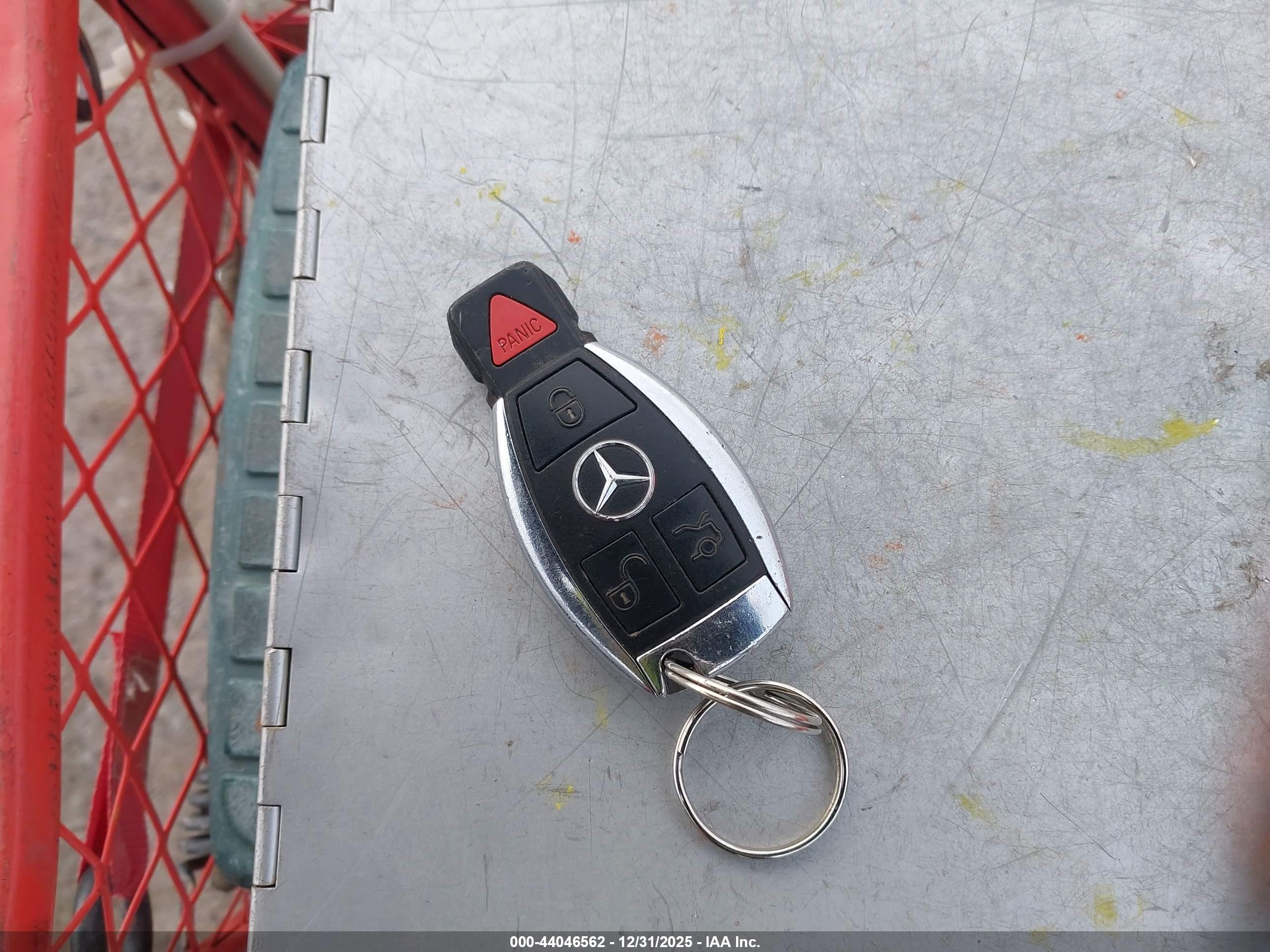 MERCEDES-BENZ E image 11