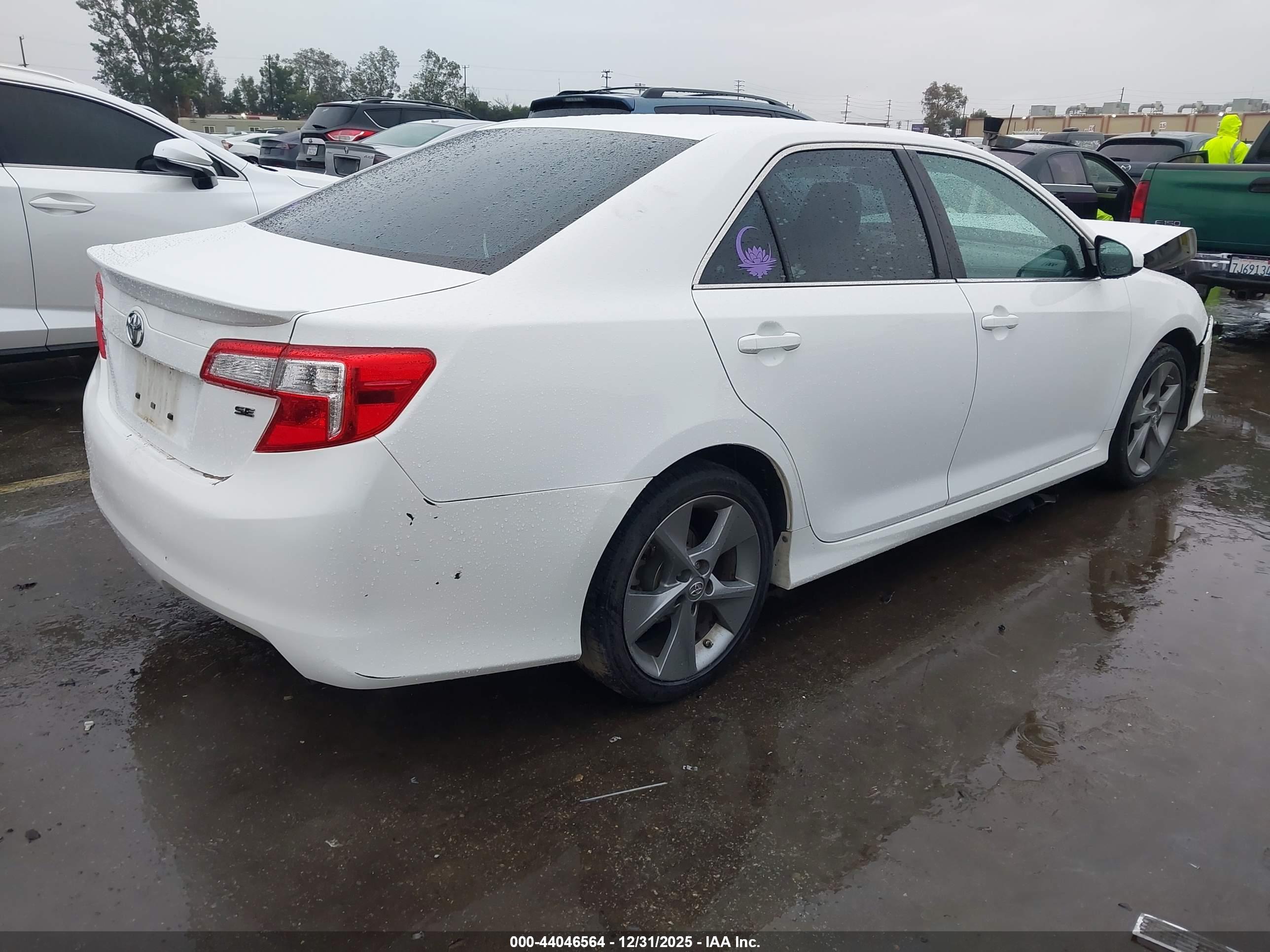 TOYOTA CAMRY image 4