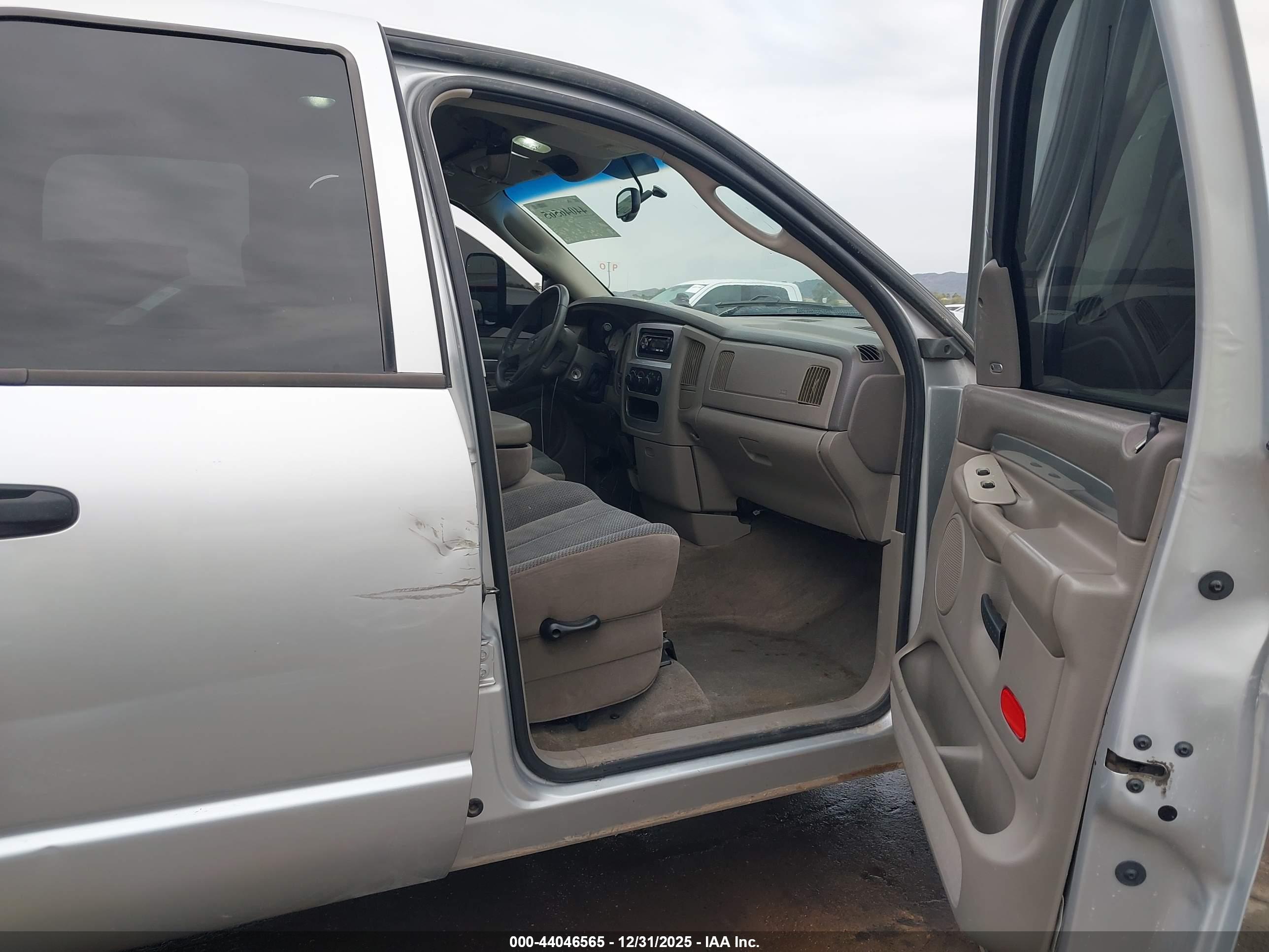 DODGE RAM image 5