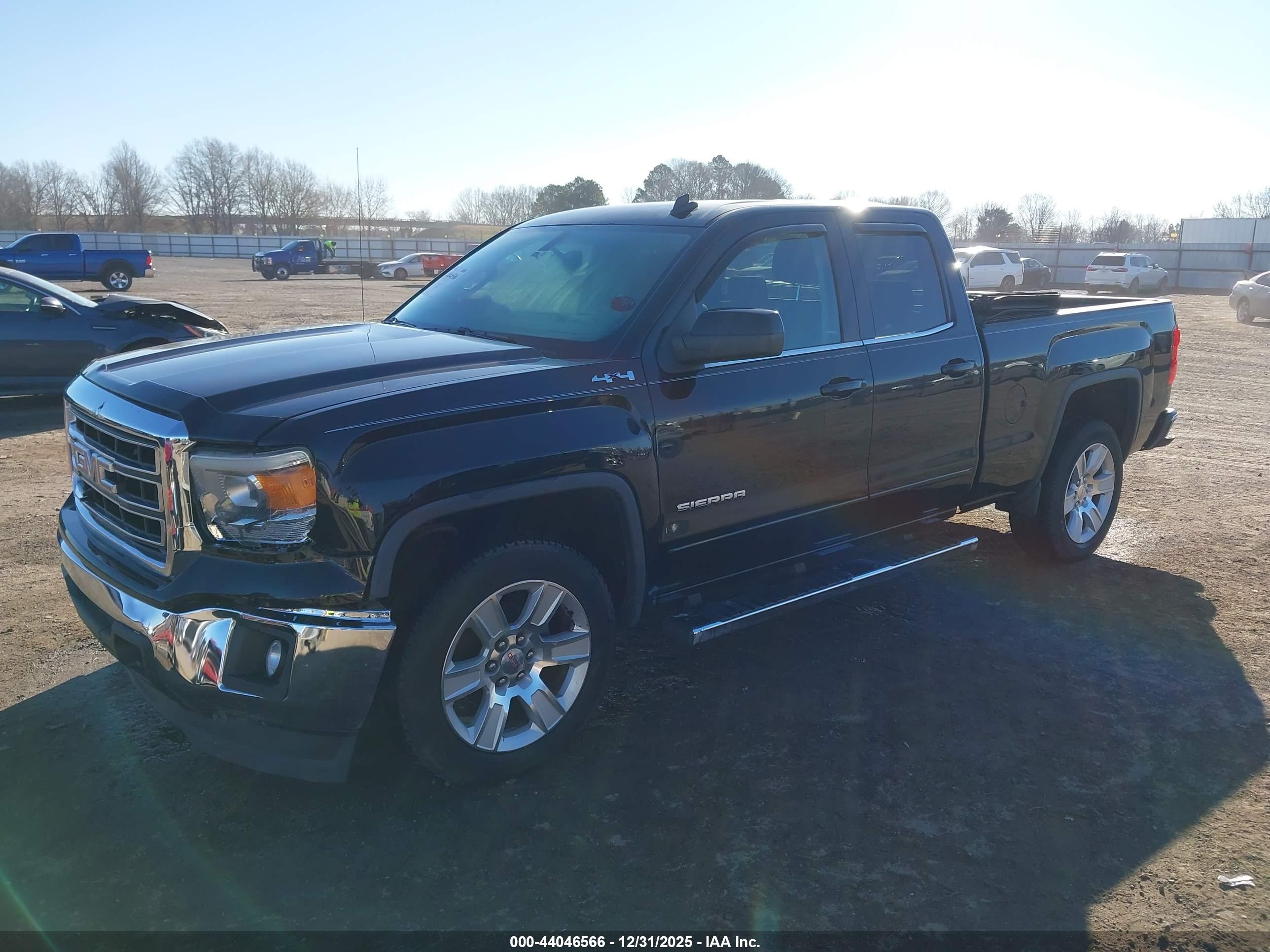 GMC SIERRA image 2