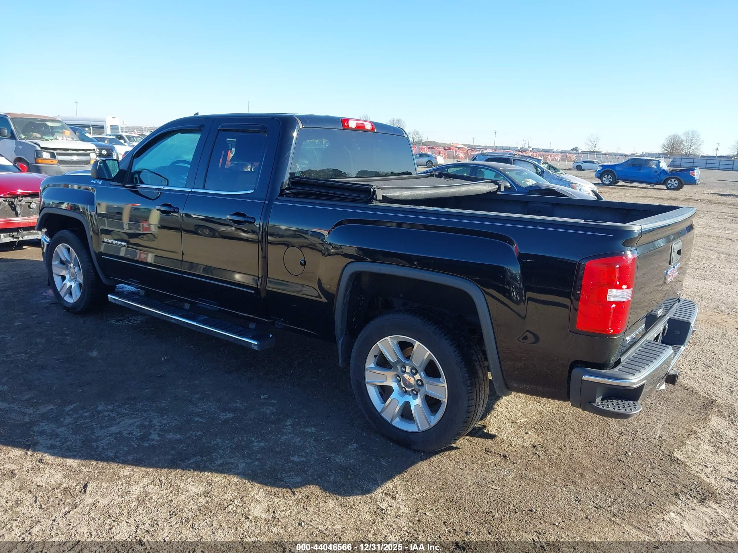 GMC SIERRA image 3