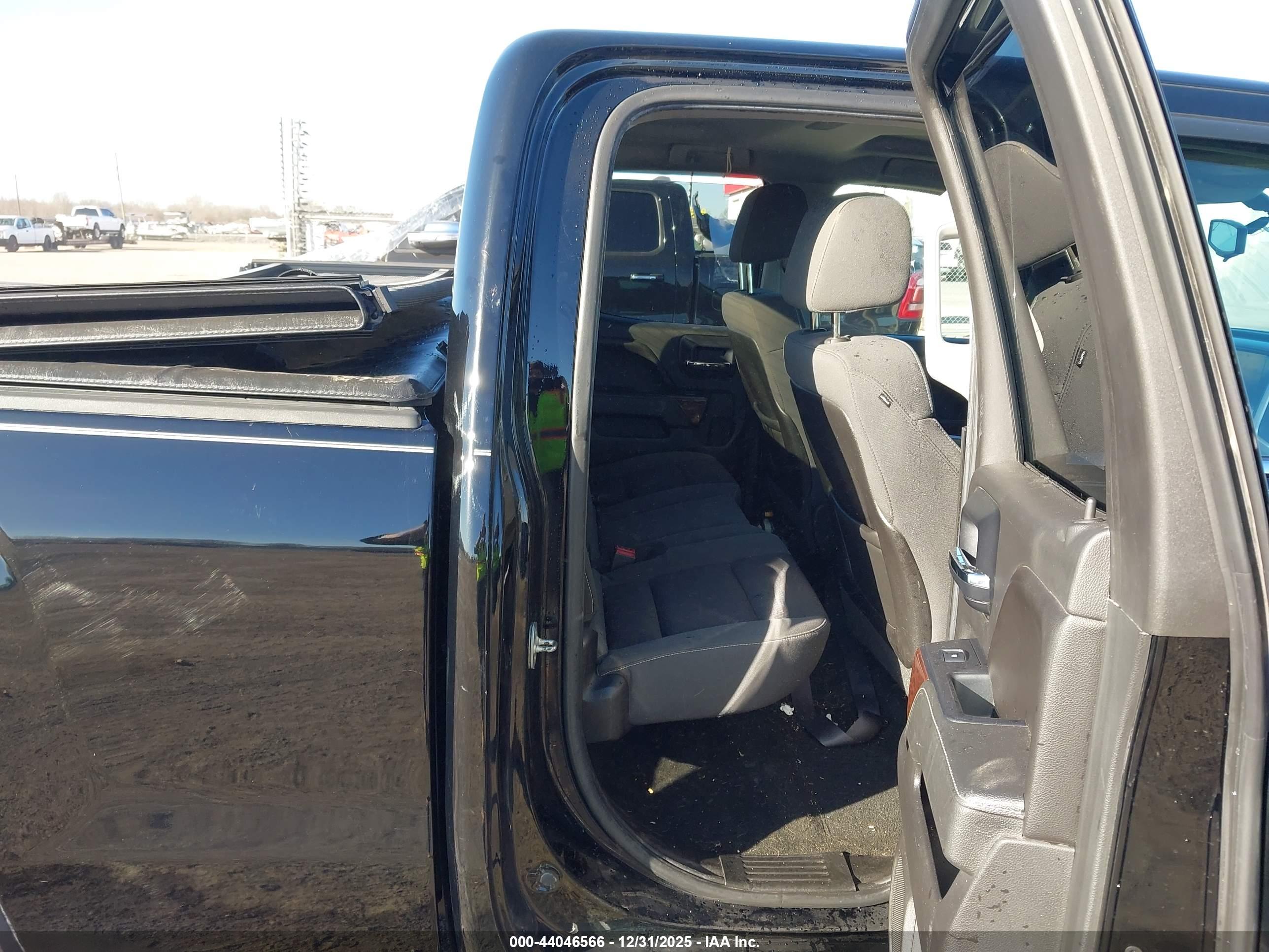 GMC SIERRA image 8